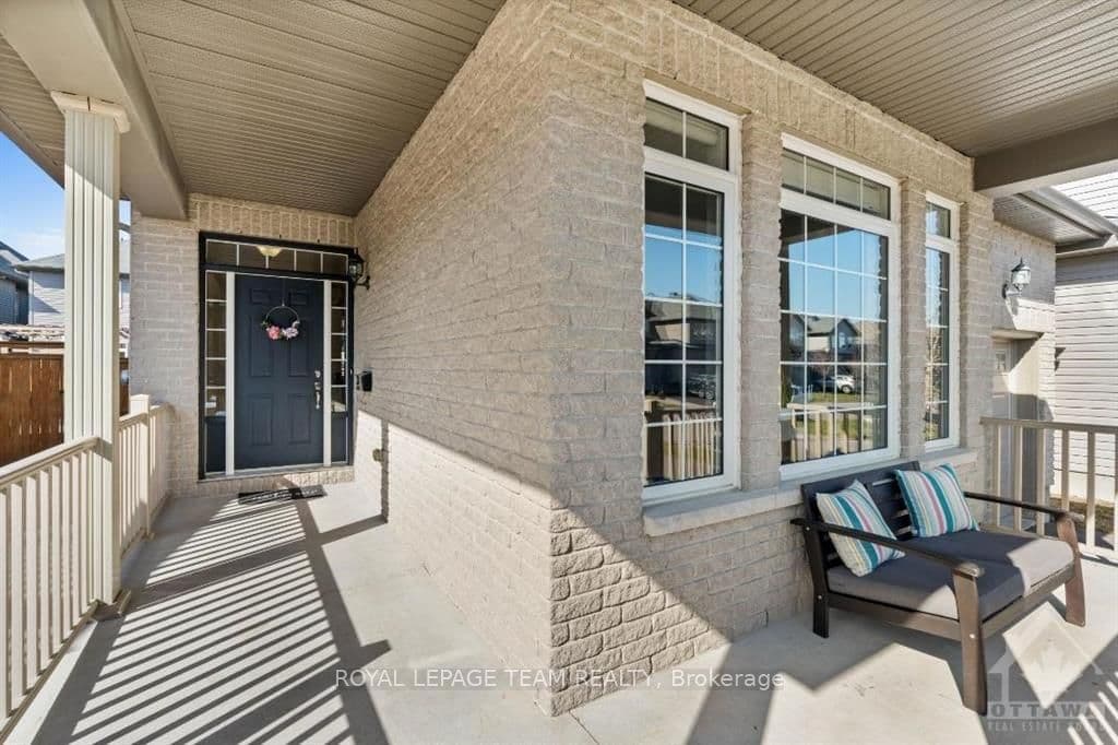 212 DAVE SMITH Crescent photo 2