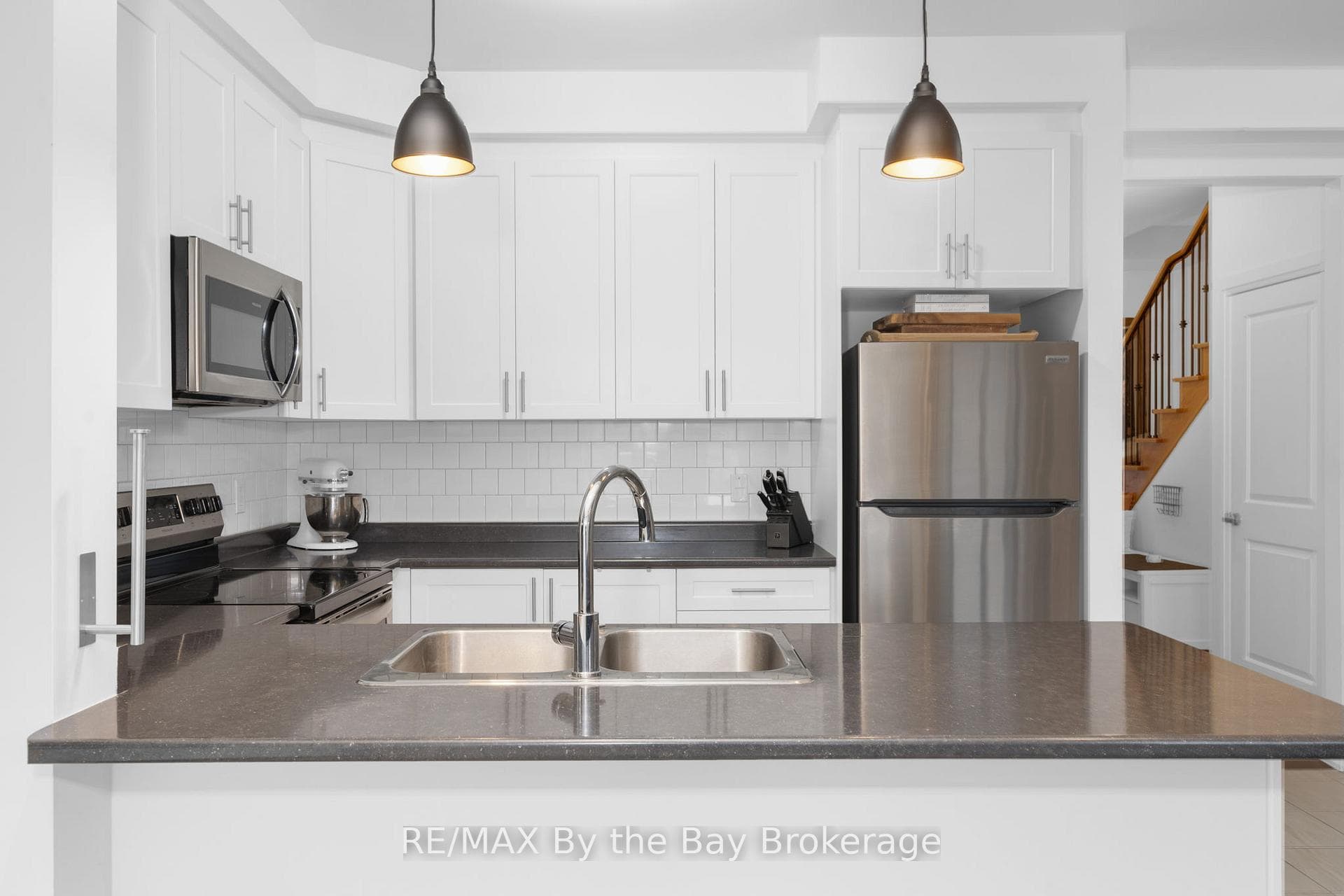303 Atkinson Street photo 7