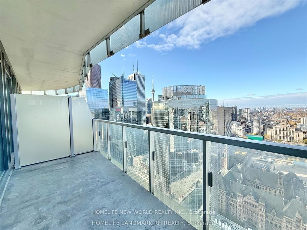 197 Yonge Street Unit 3910 photo 15