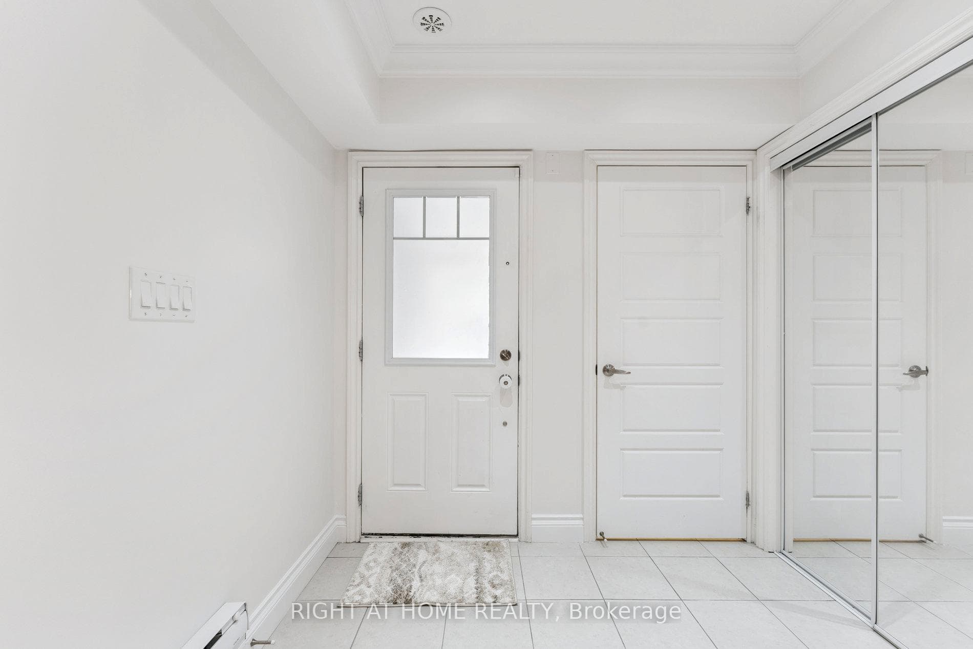 1137 Duignan Crescent photo 7