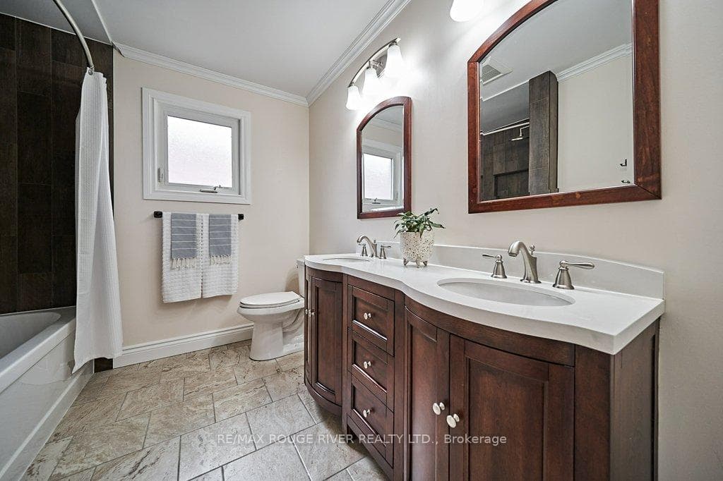 62 Lipton Crescent photo 25