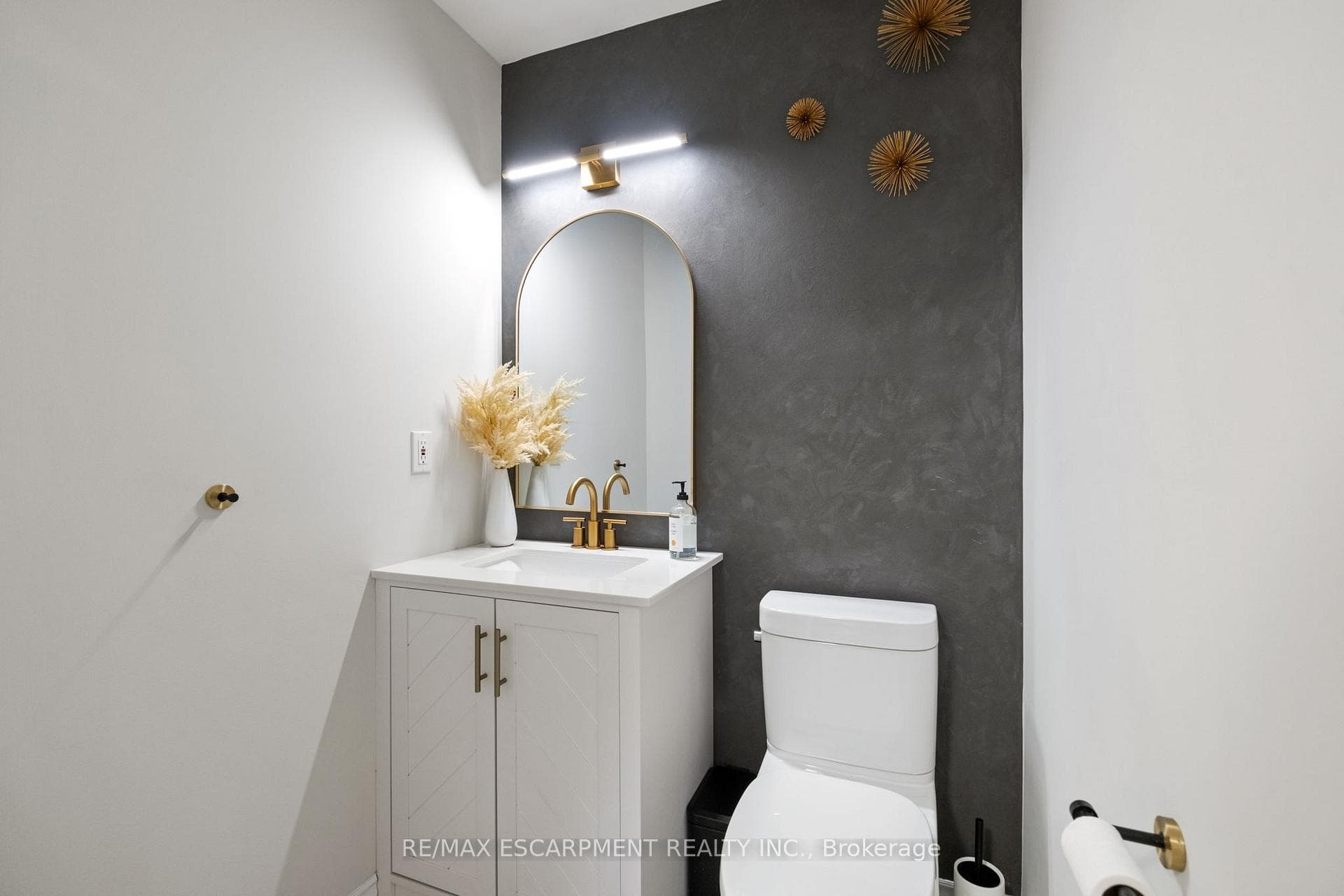95 Gatestone Drive photo 22