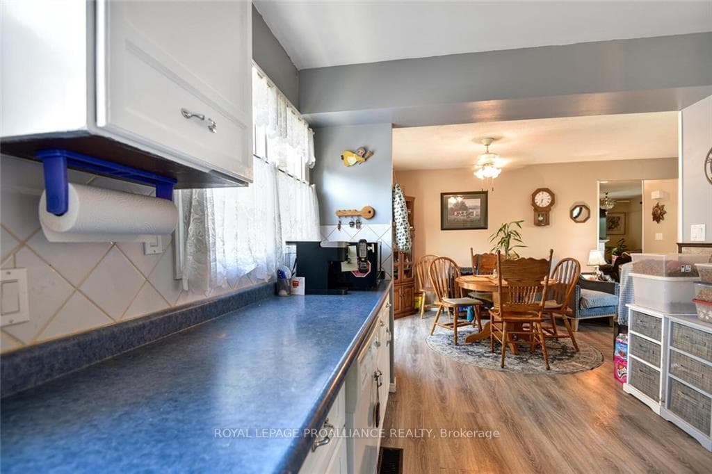 916 MILFORD Drive photo 13