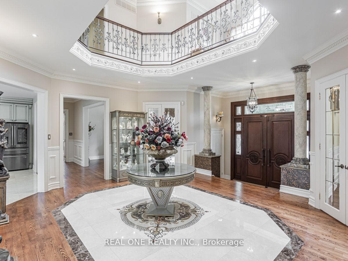 15 Royal Oak Drive photo 2