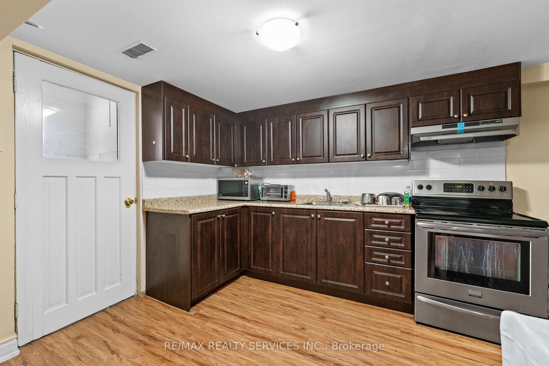 10 Royal Salisbury Way photo 17