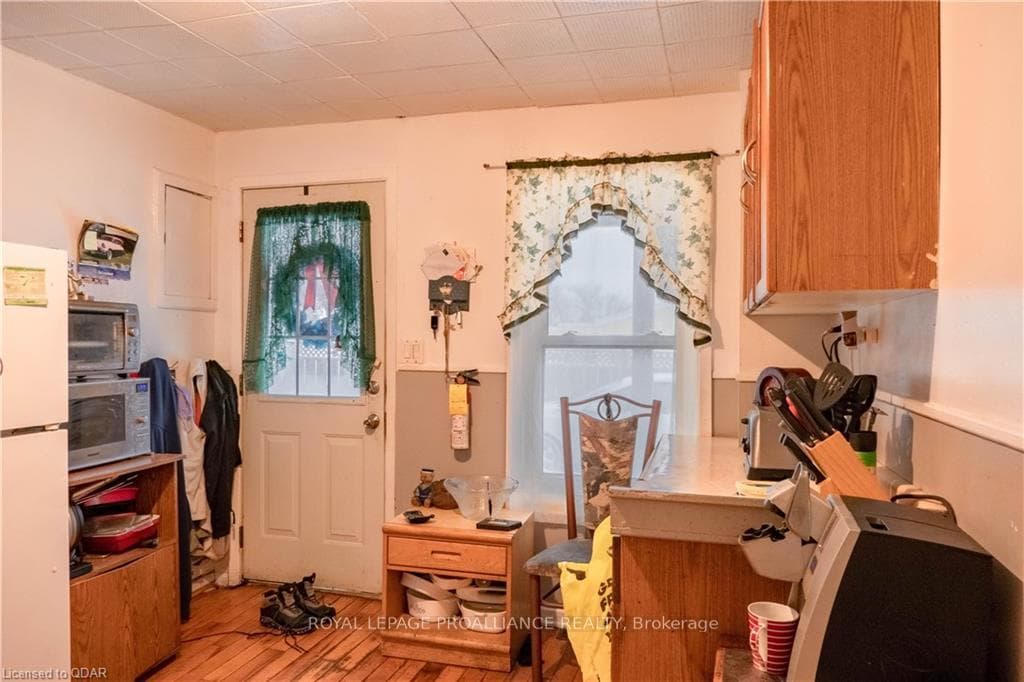 34 ALBERTA Street photo 8