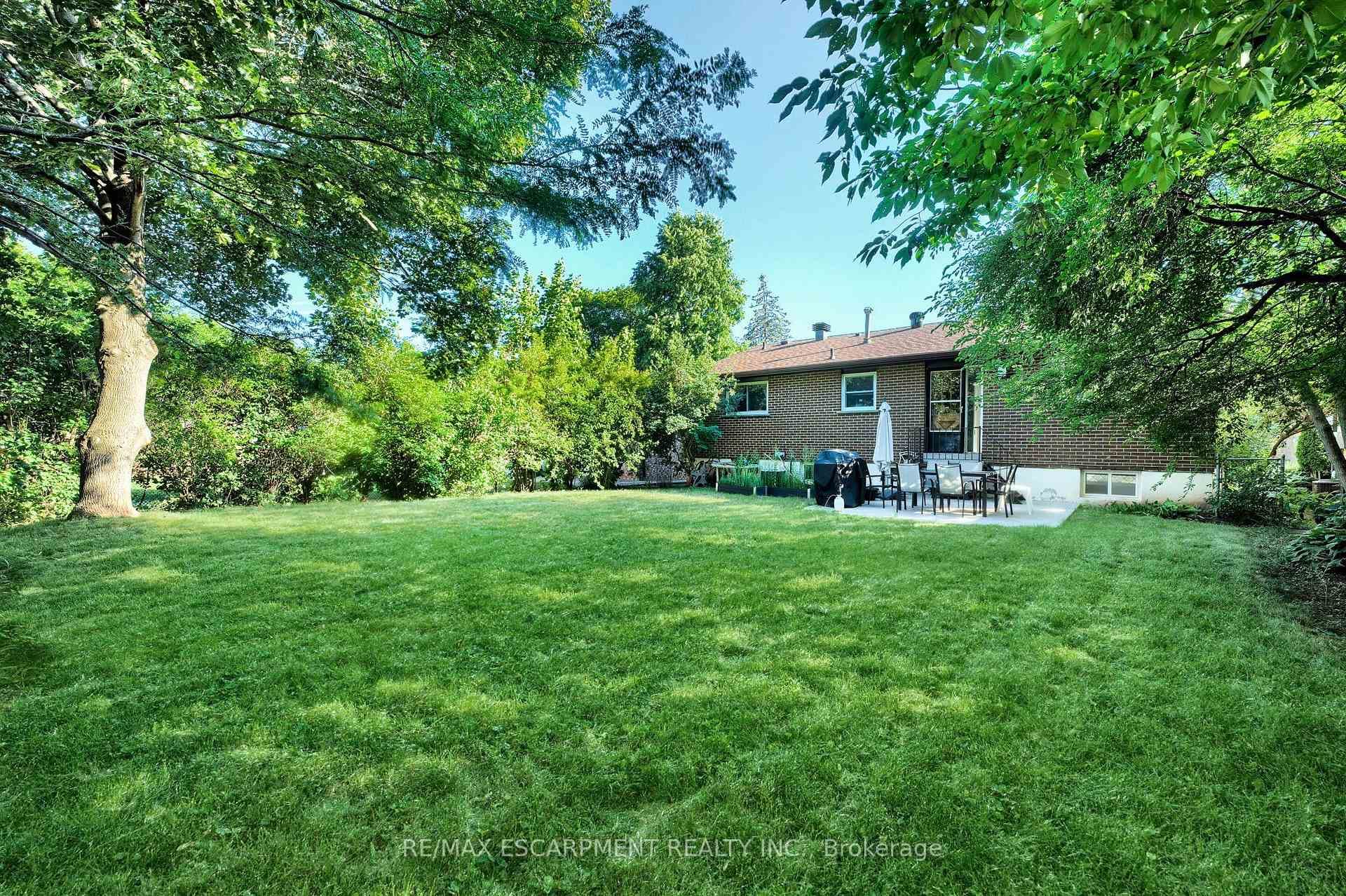 2506 YARMOUTH Crescent photo 33