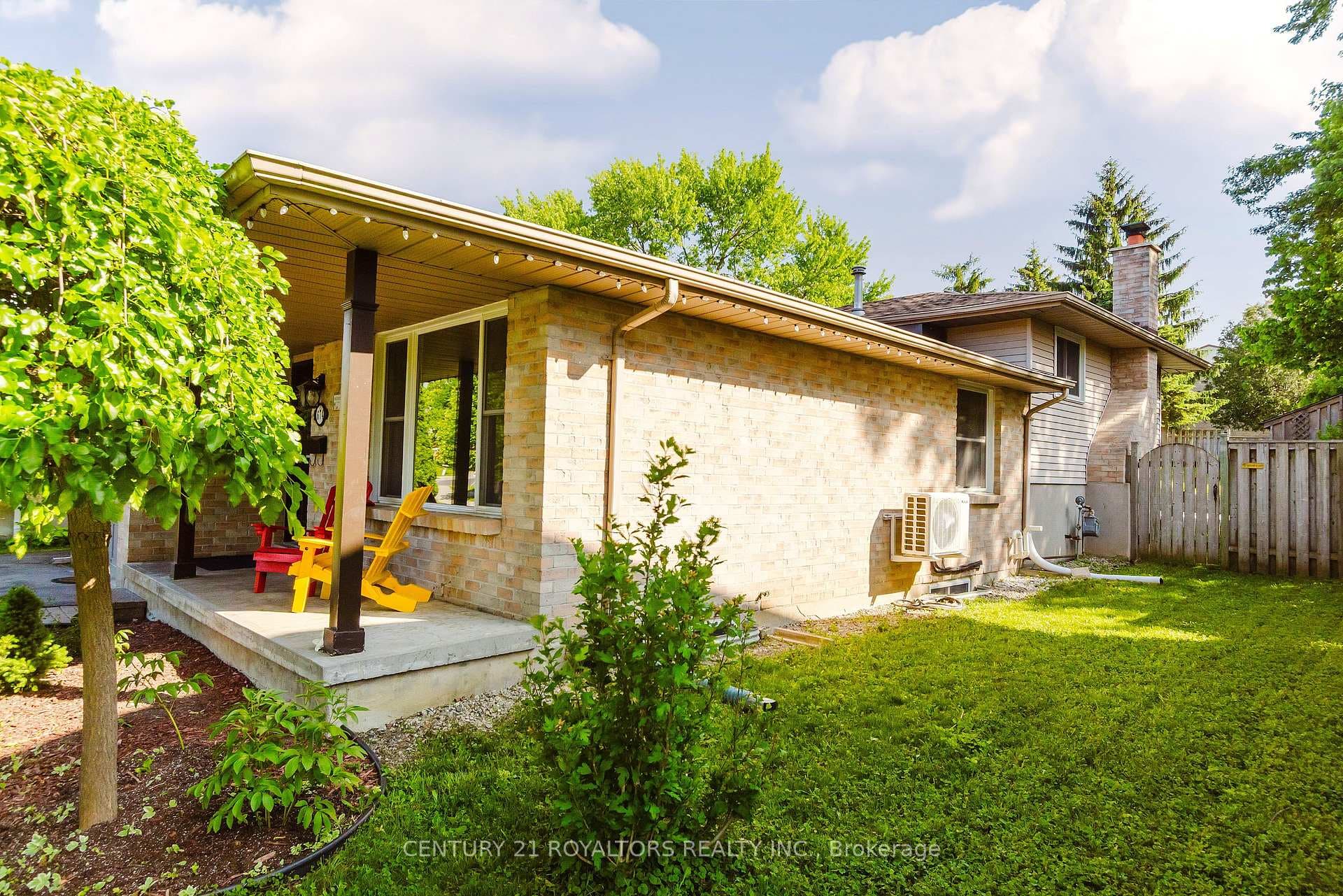 674 CHIDDINGTON Avenue photo 2