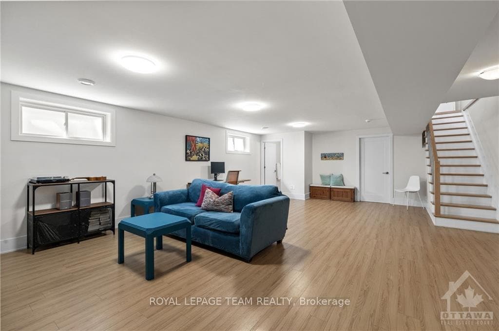262 CURRELL Avenue photo 24