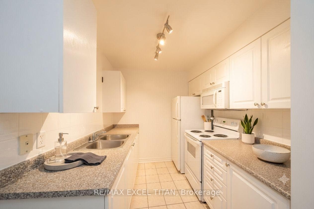 1401 Dupont Street Unit 204 photo 6