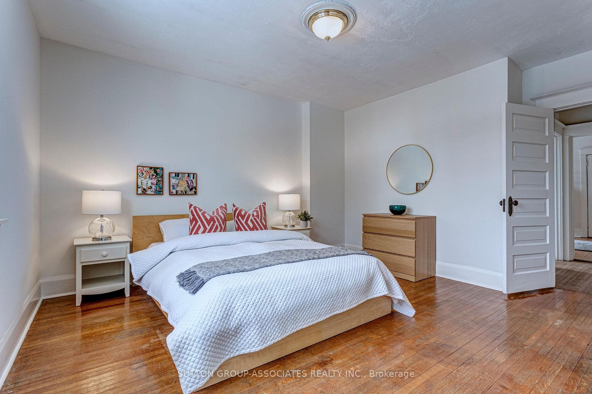 148 Indian Road photo 22