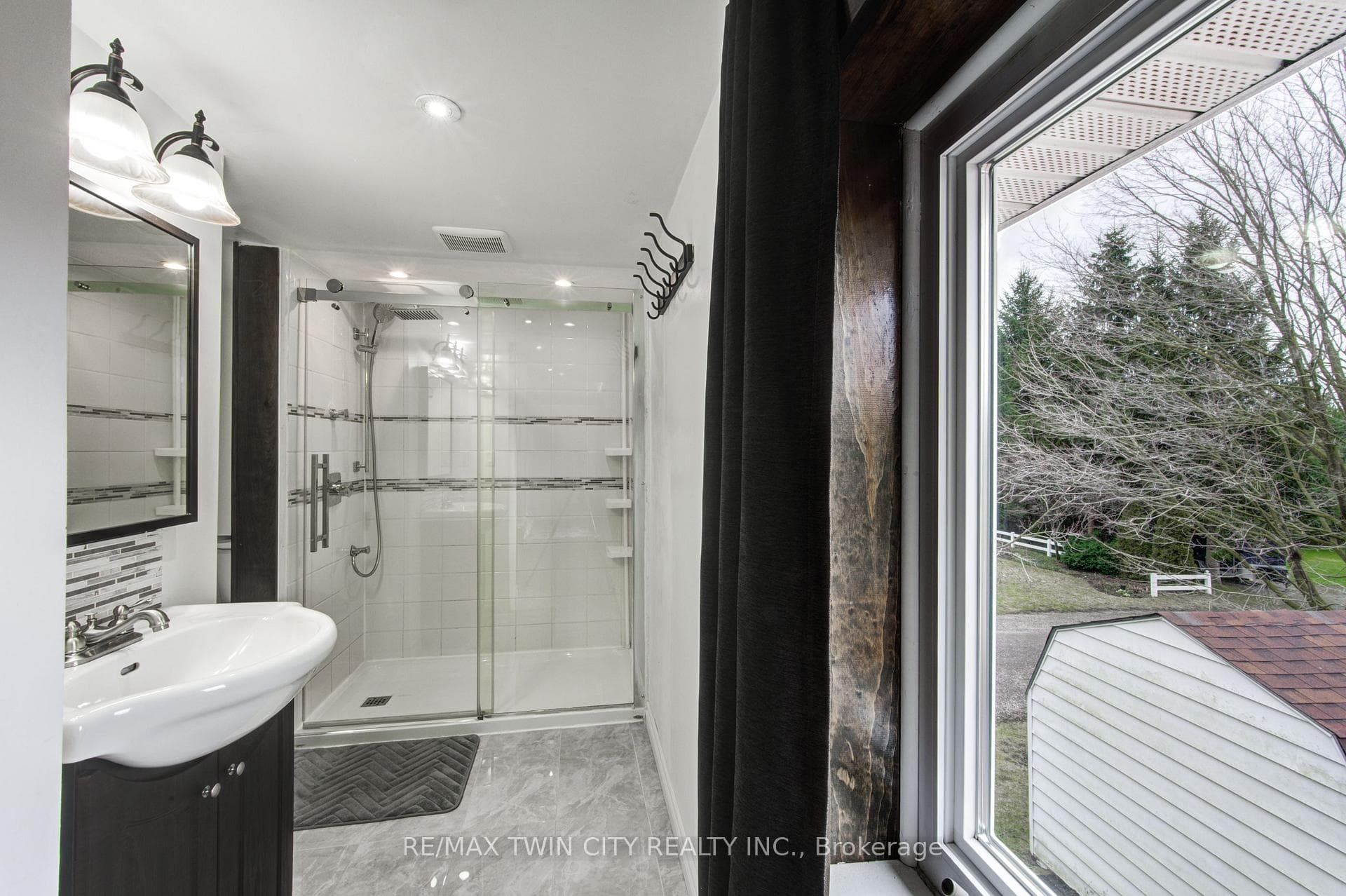 226 ONTARIO Road photo 28