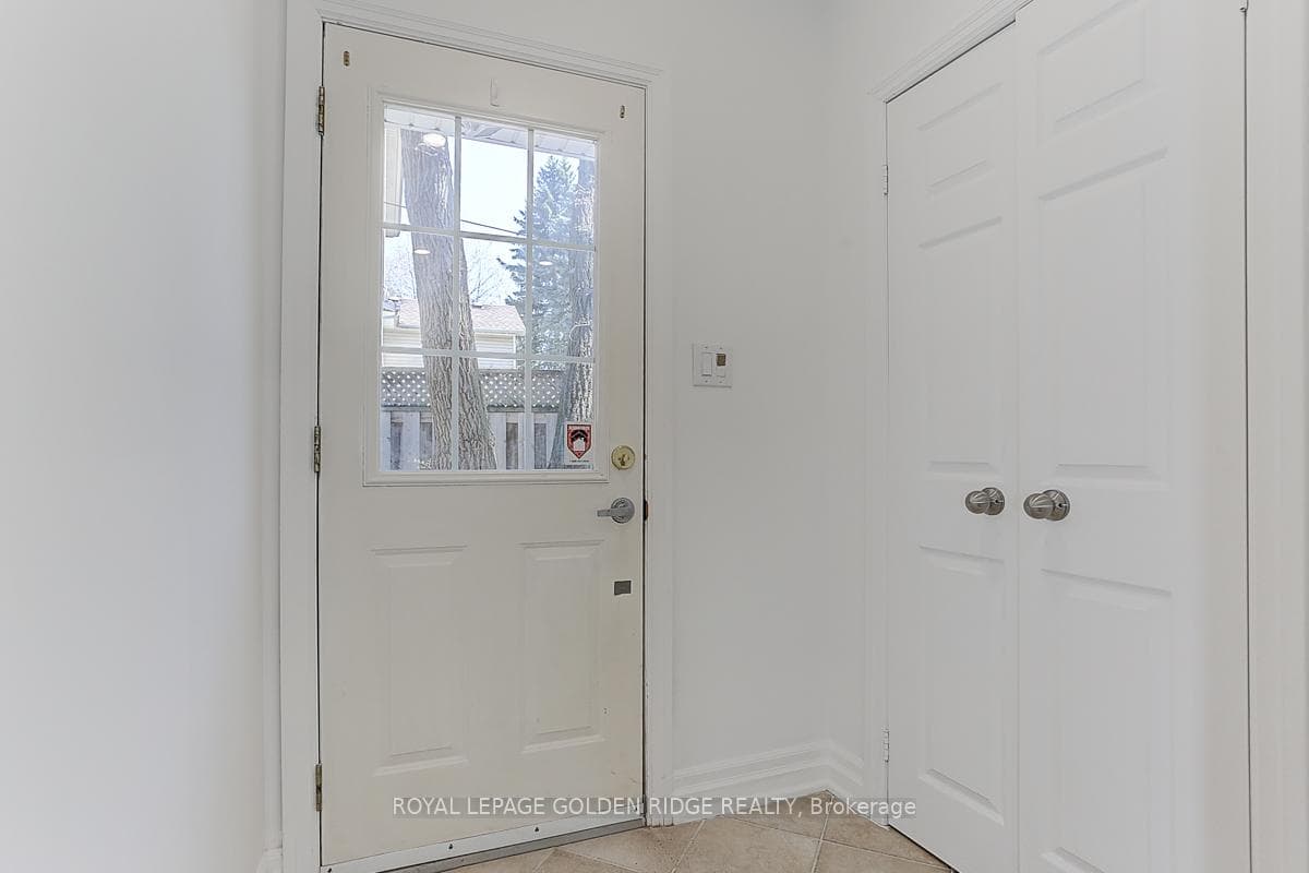 21 Lyndale Drive photo 42