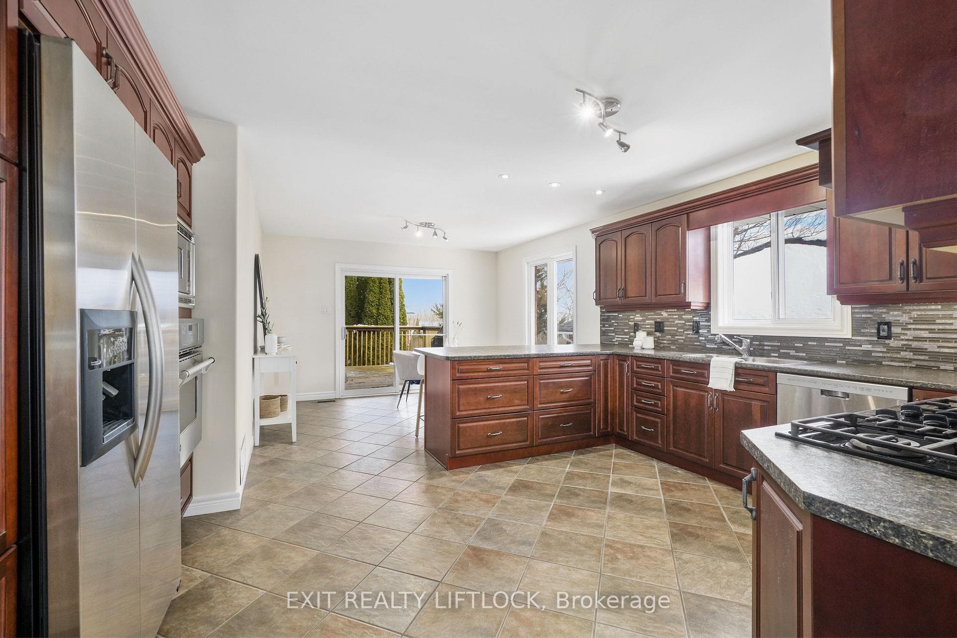 295 Woodward Avenue photo 19