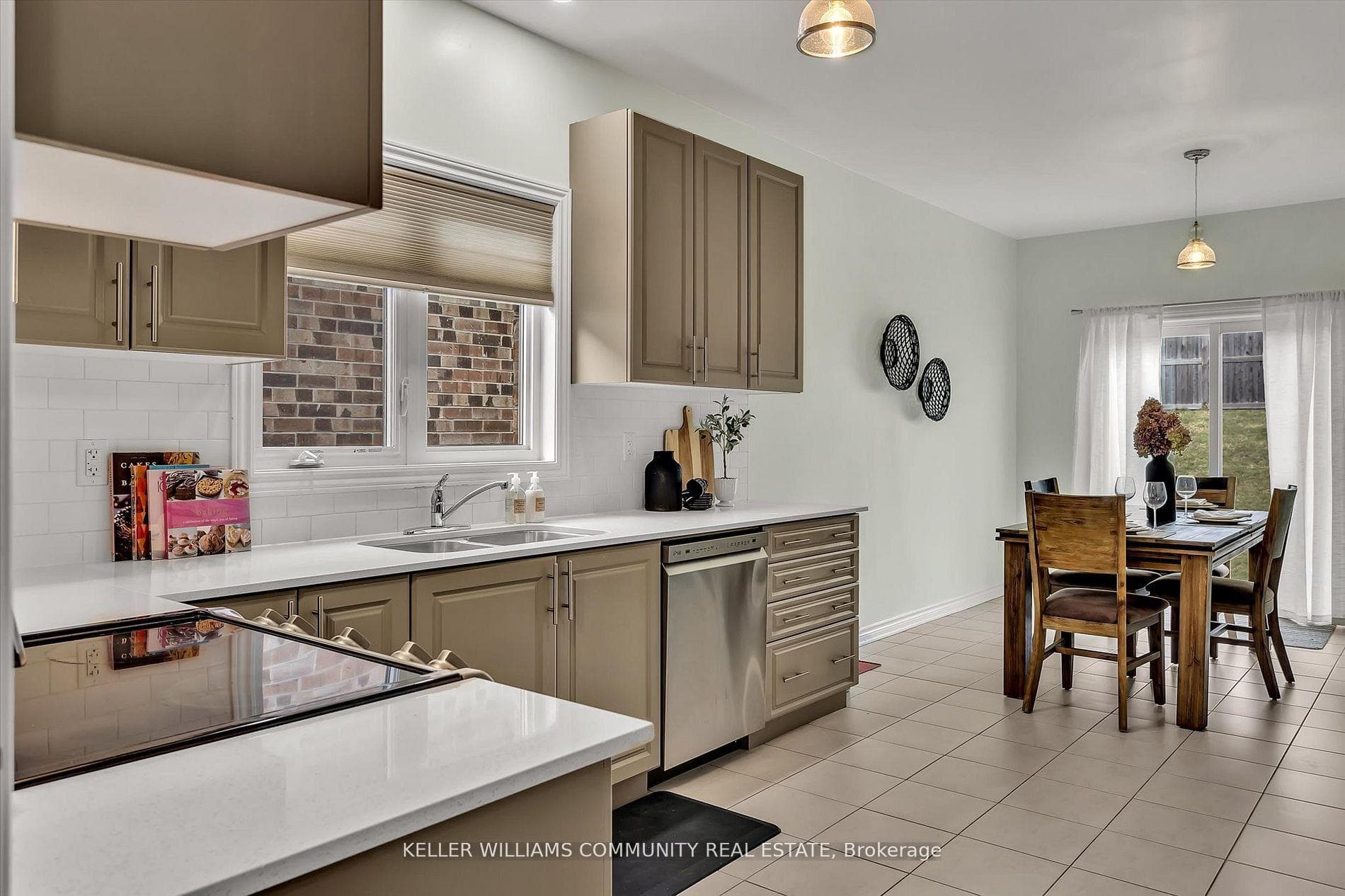 82 Terry Clayton Avenue photo 10