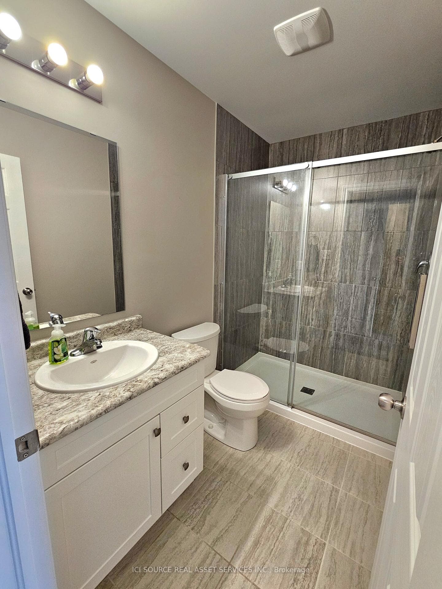 506 Woodlea Court photo 12