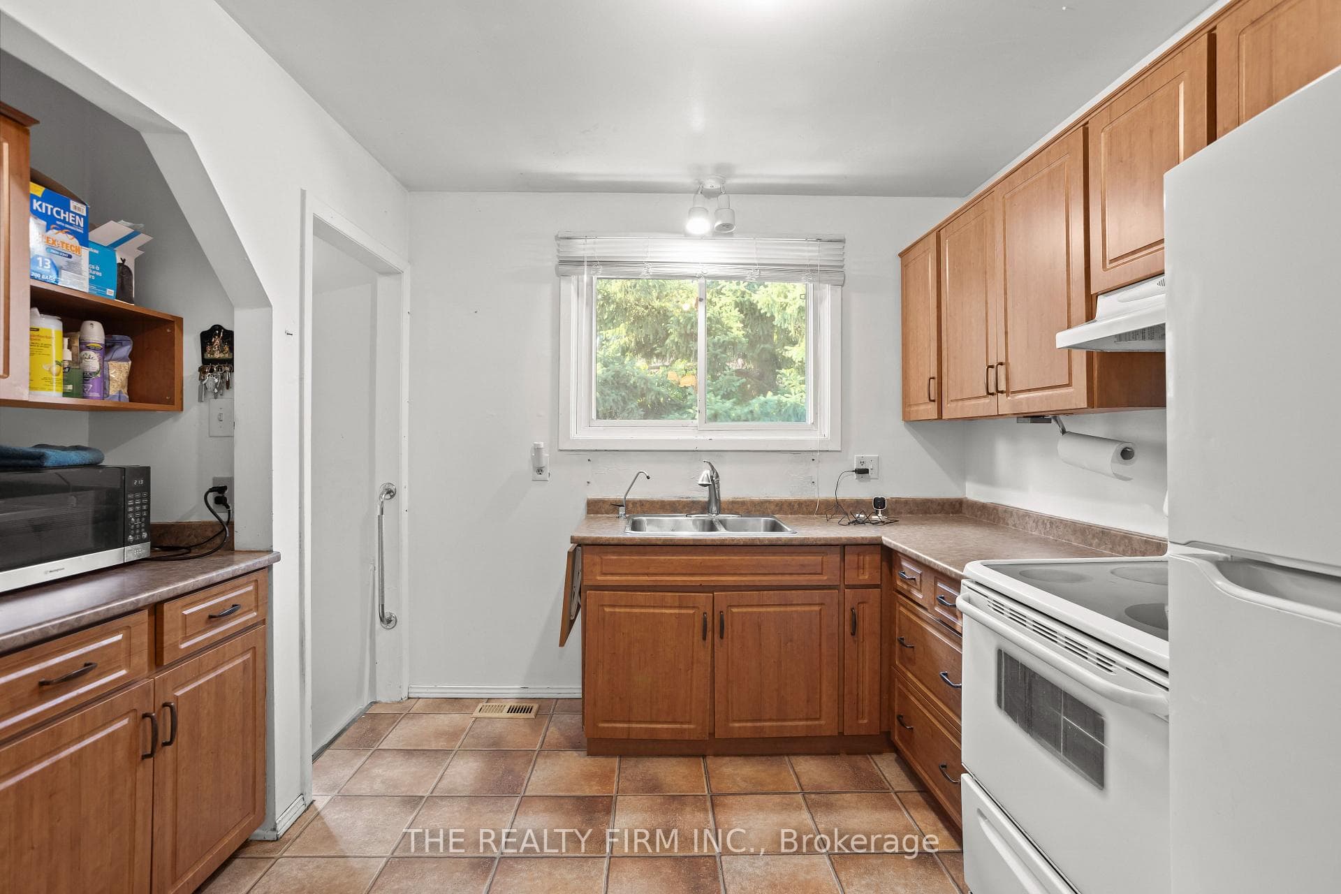 681 Ladybrook Crescent photo 15