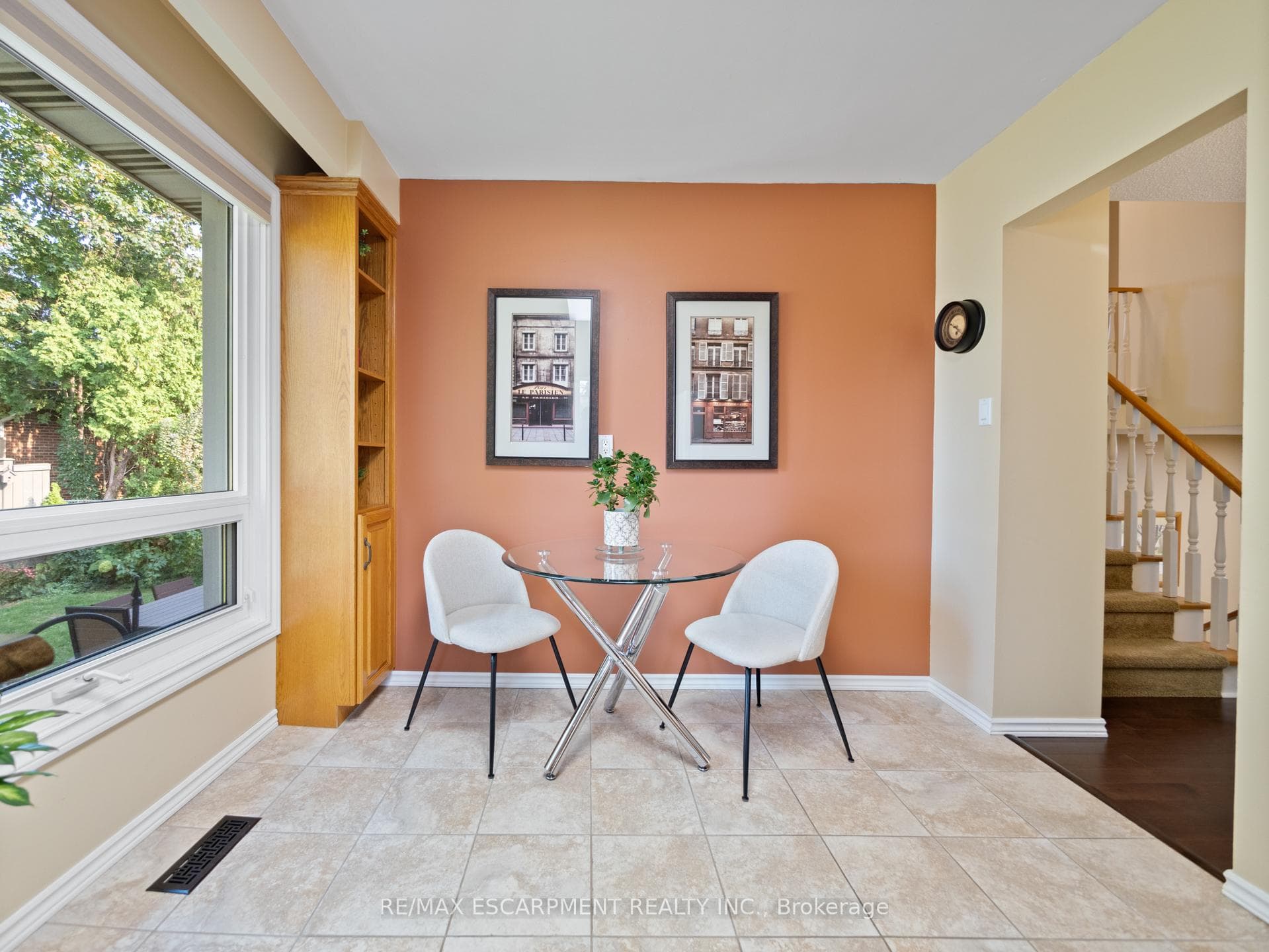 1040 Dowland Crescent photo 18