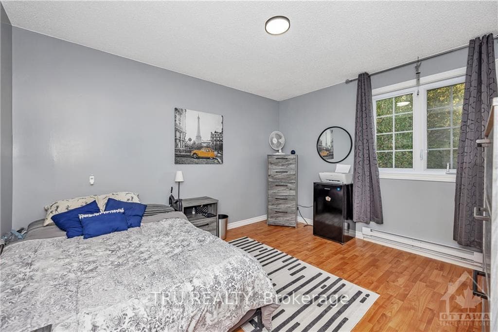 557 BOLT Street photo 14