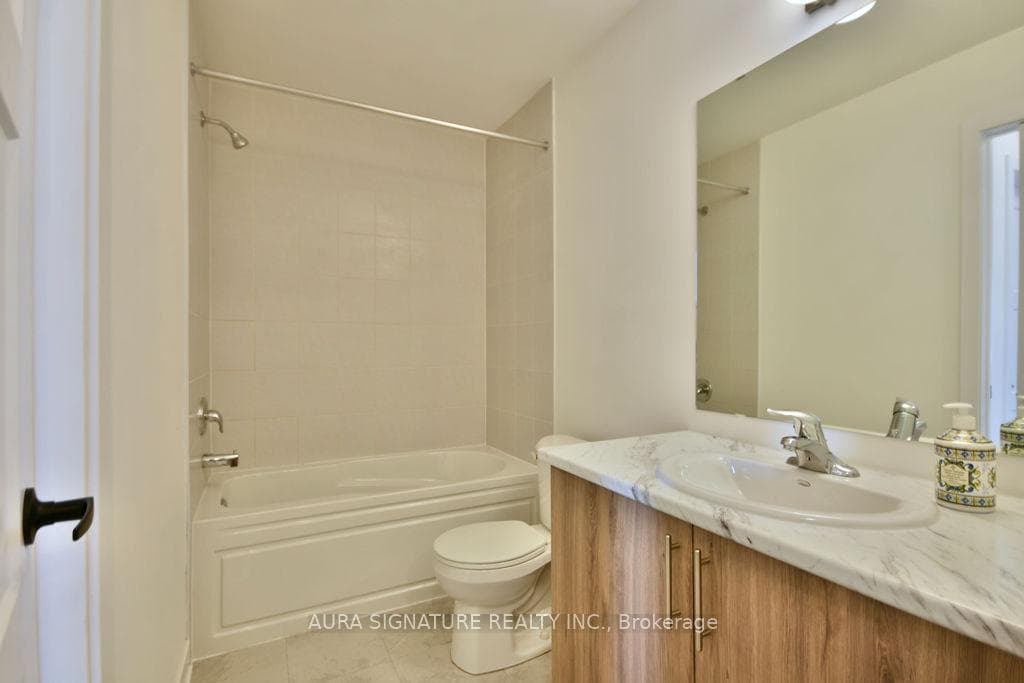36 Hay Lane photo 18