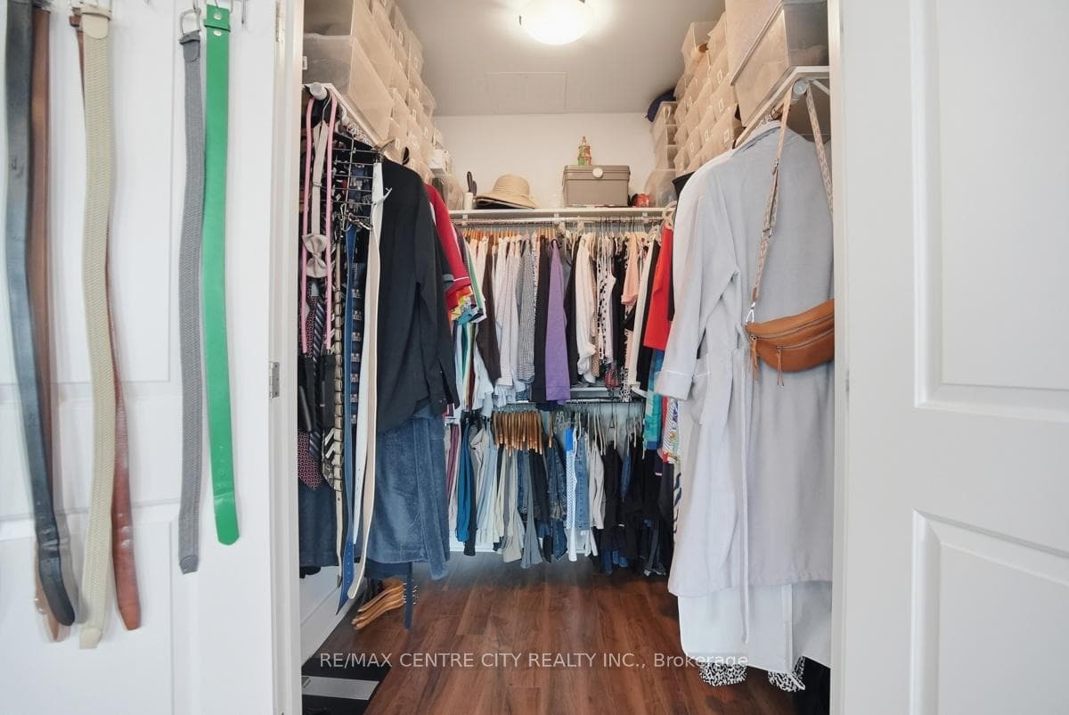 Walk in closet