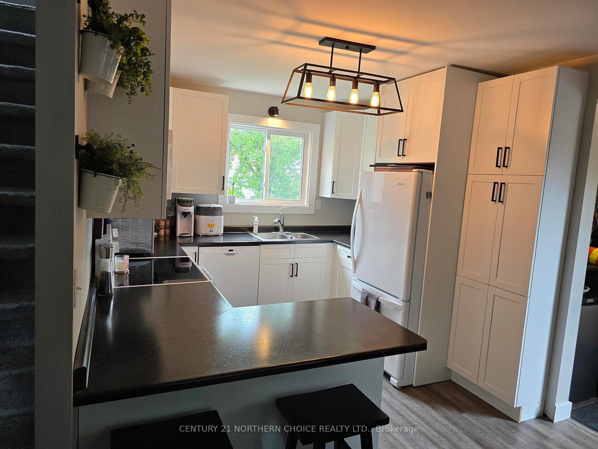 627 Sixteenth Avenue photo 9