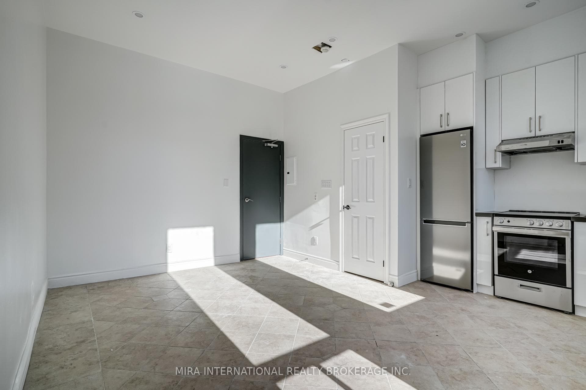 180 Sherbourne Street Unit 103 photo 4