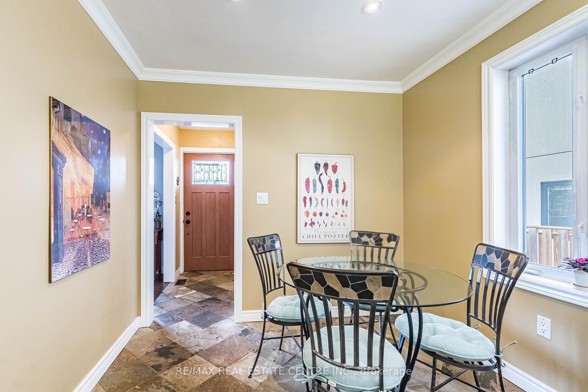 37 Maple Avenue photo 8