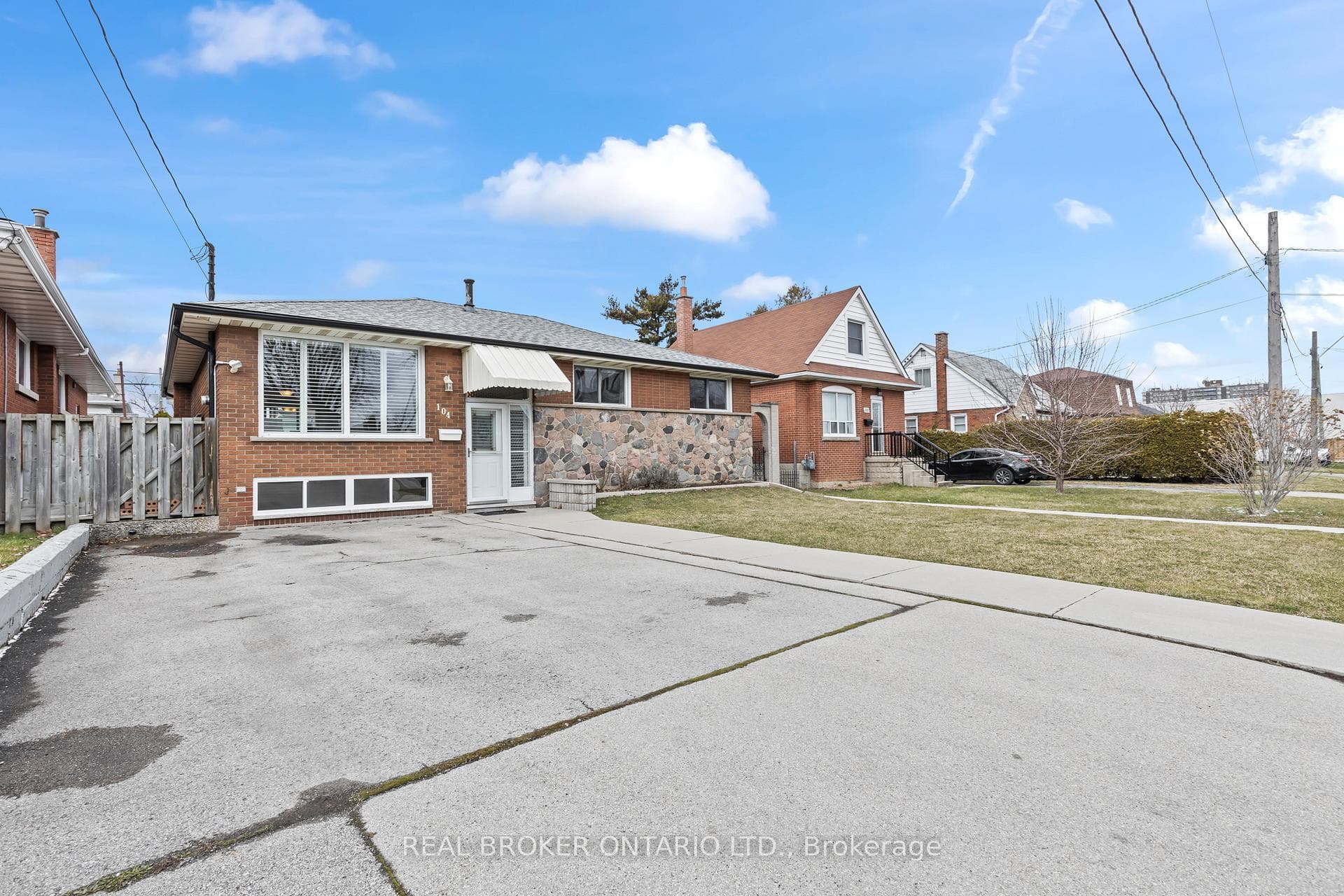 104 Howard Avenue photo 2