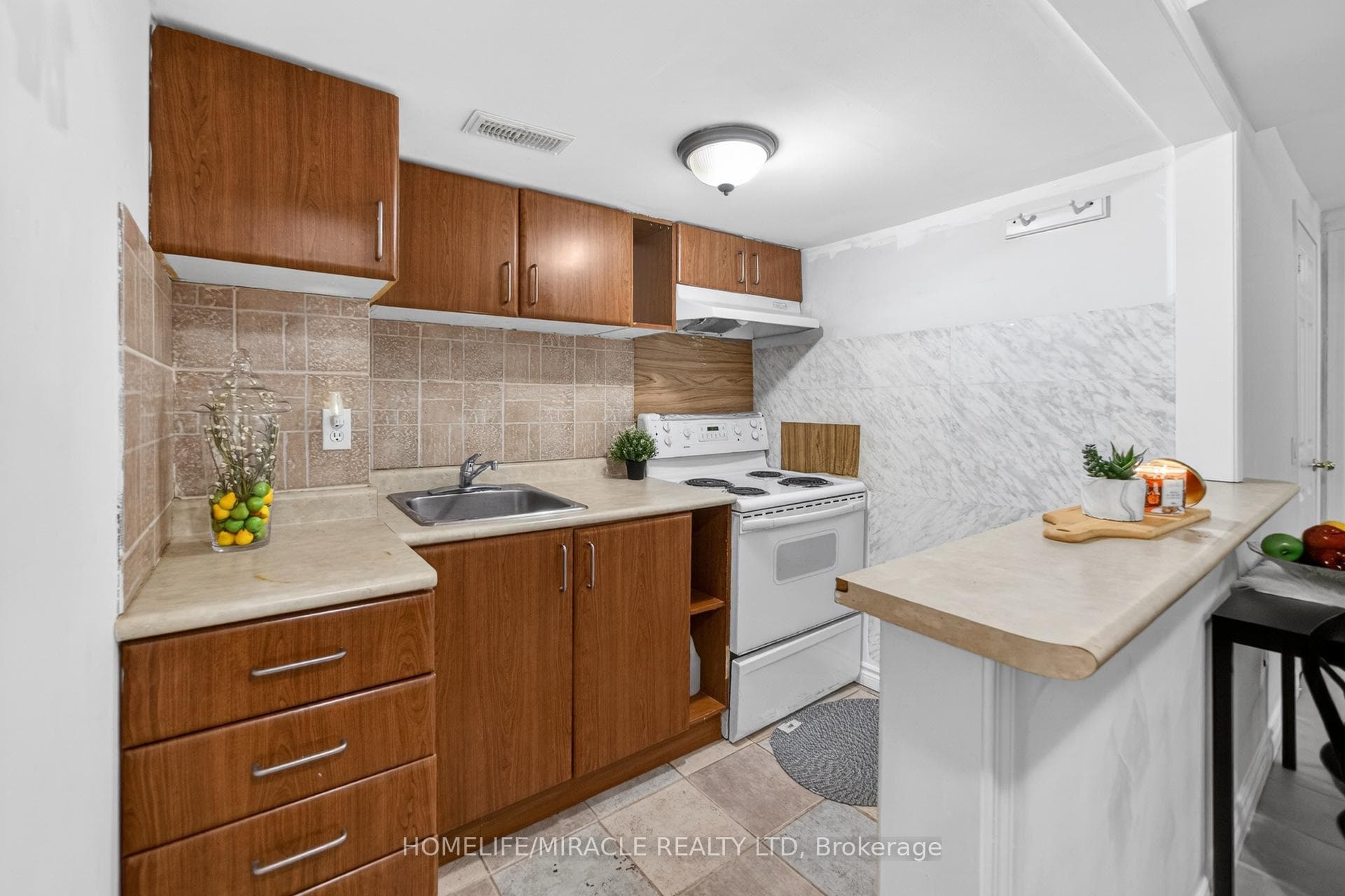 967 Ledbury Crescent photo 40