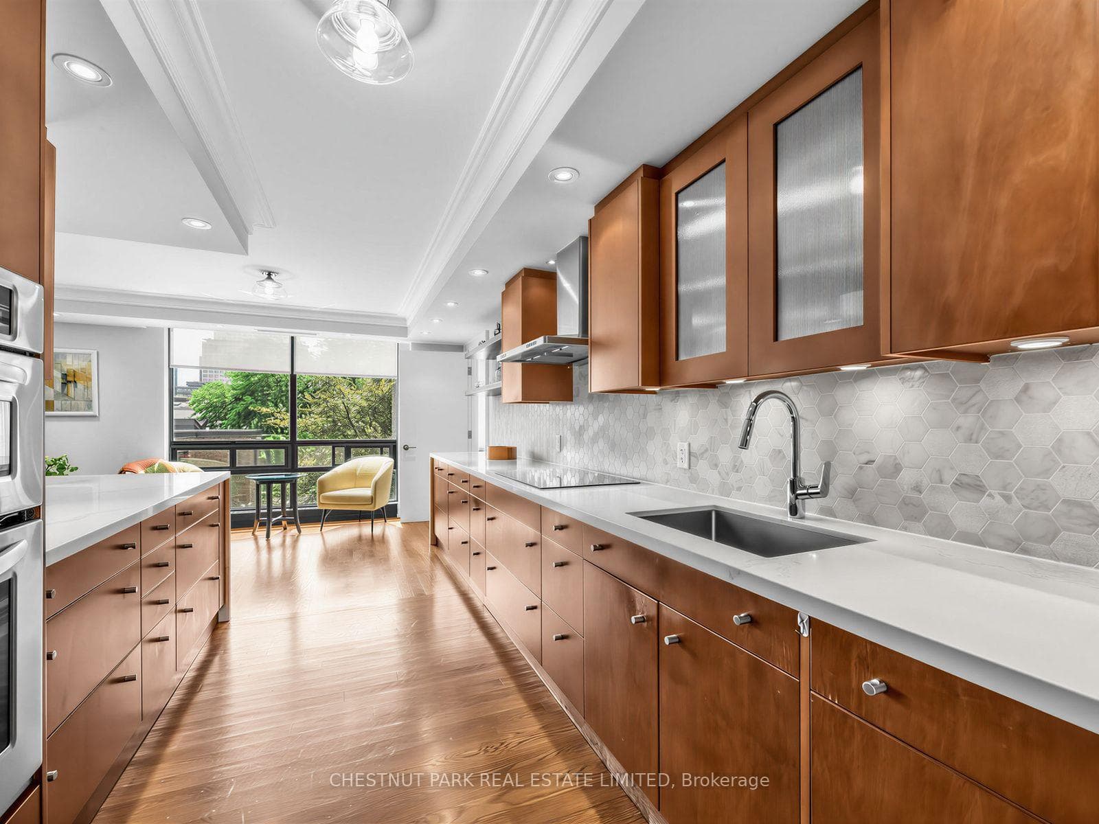 625 Avenue Road Unit 304 photo 8