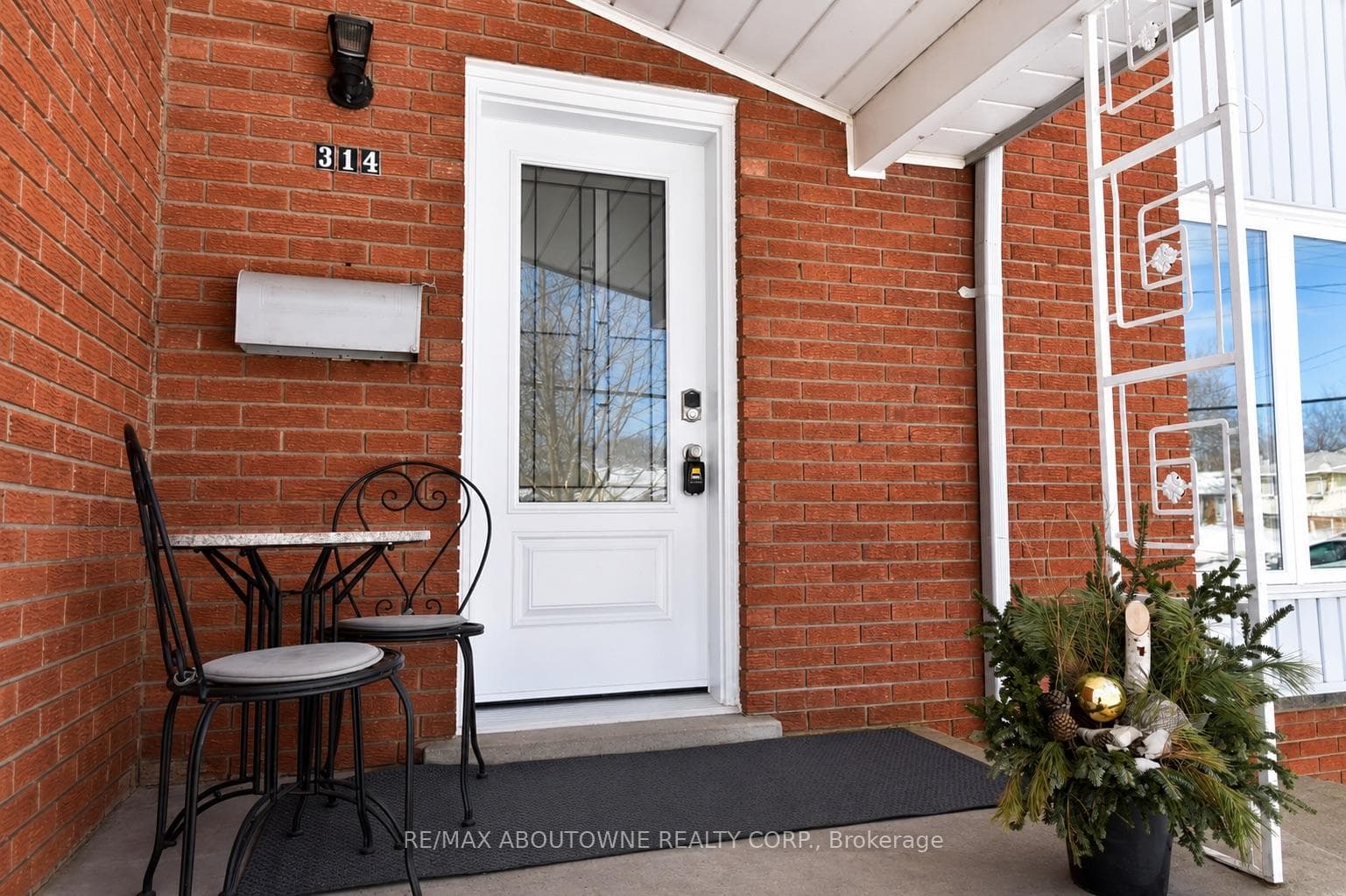 314 Bevan Drive photo 3