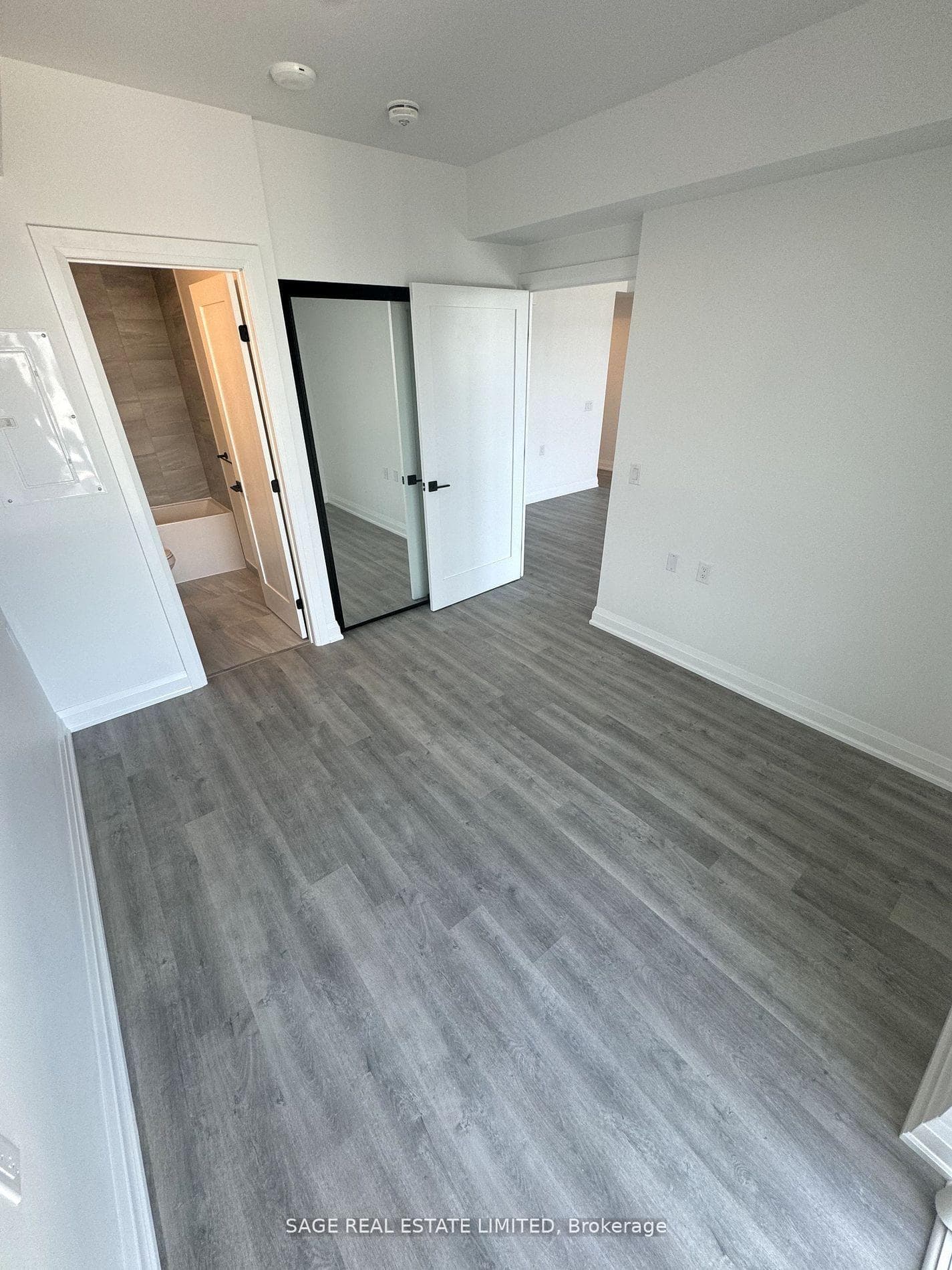 2369 Danforth Avenue, 802