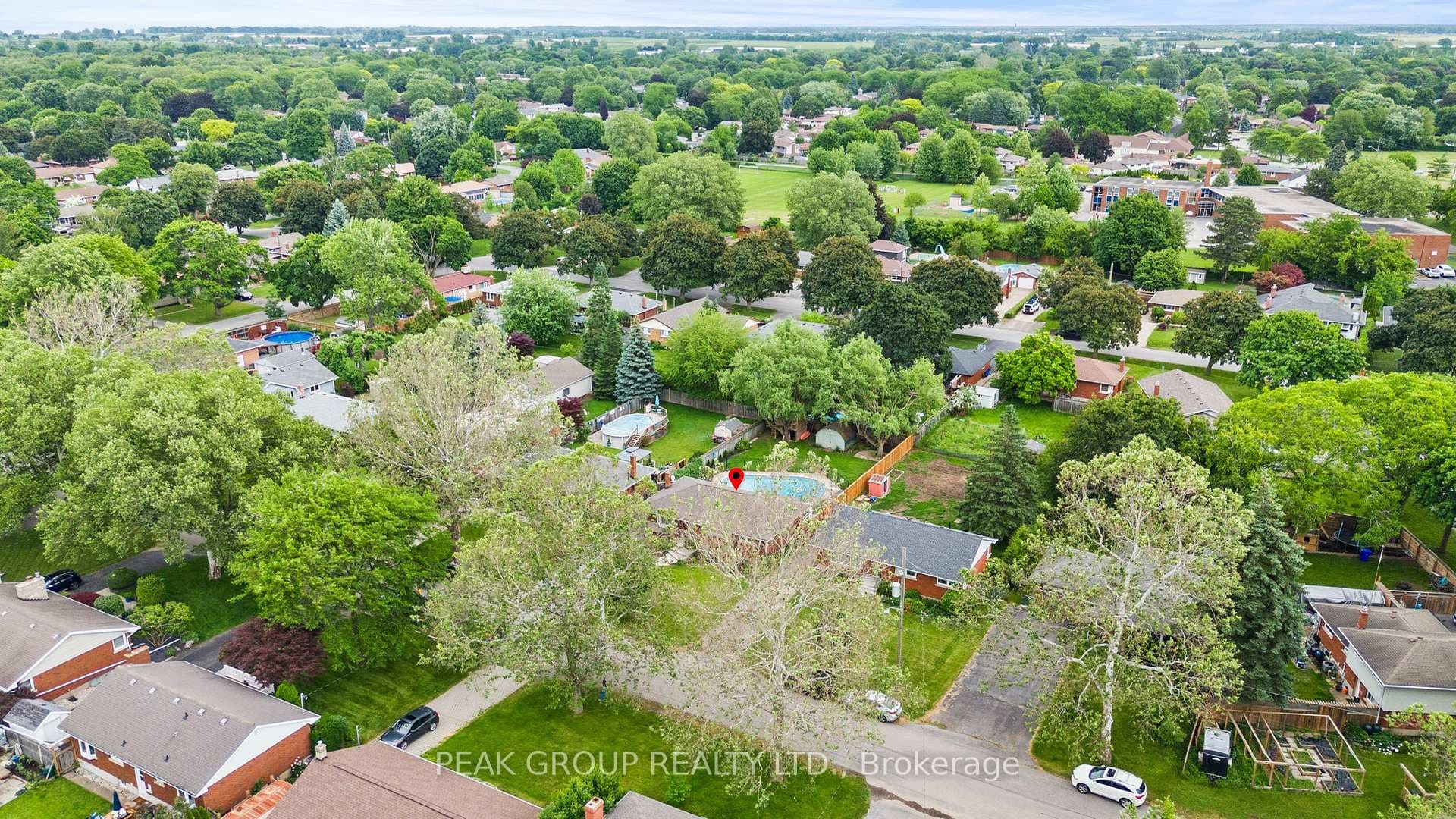 8 Roxanne Drive photo 48