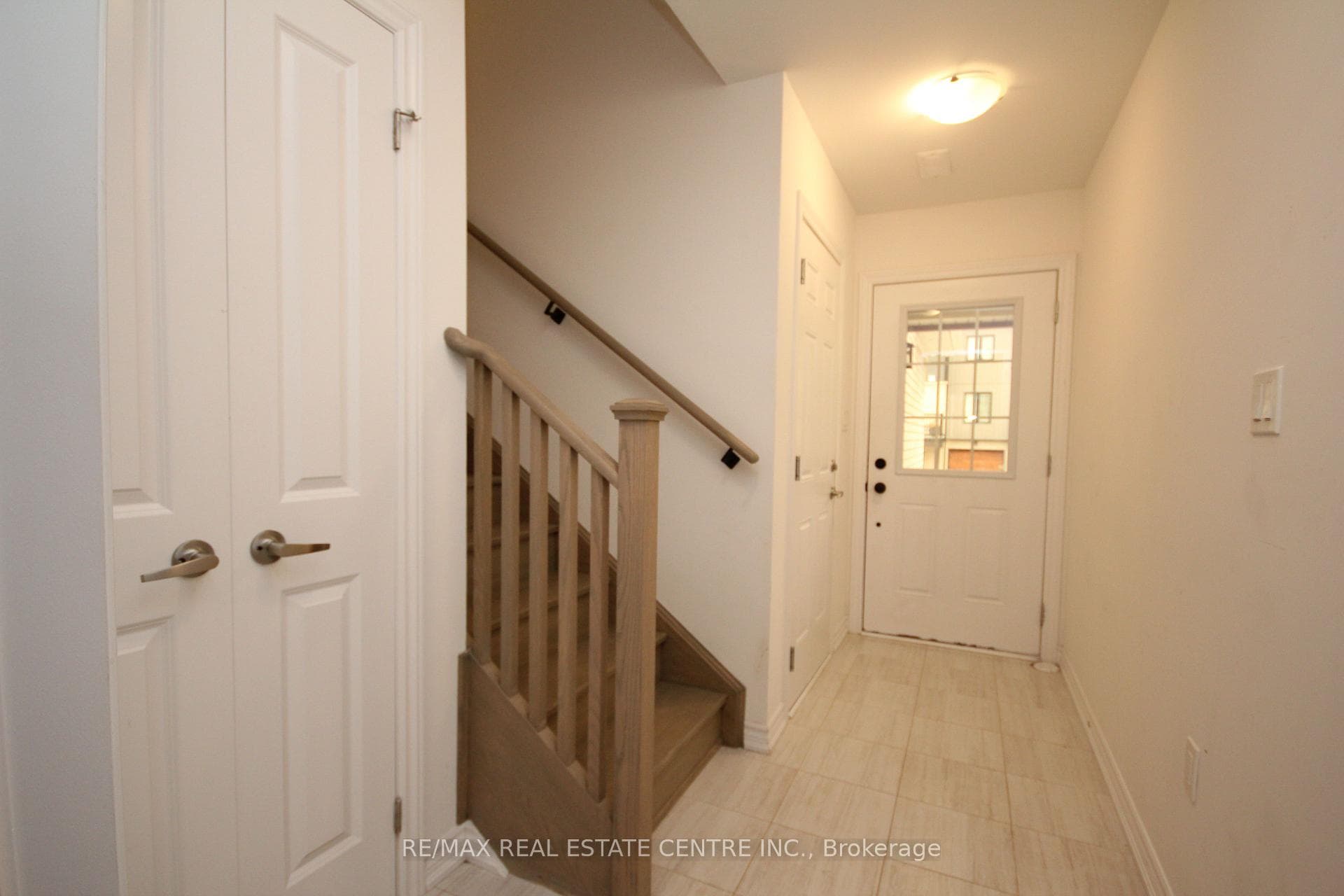 30 Wagon Lane photo 9