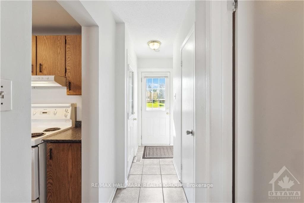 2398 ORIENT PARK Drive photo 2