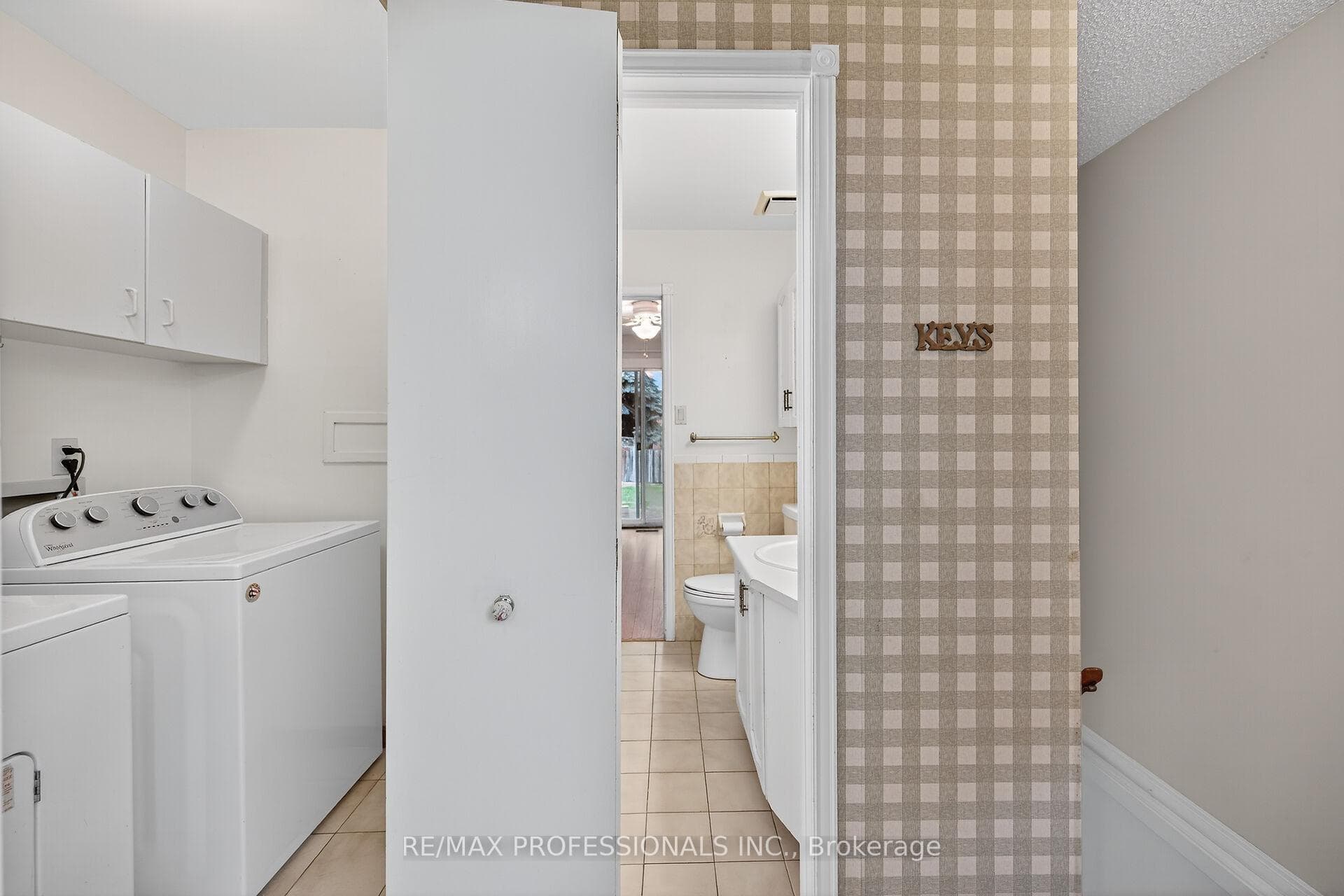 1262 Nathaniel Crescent photo 31