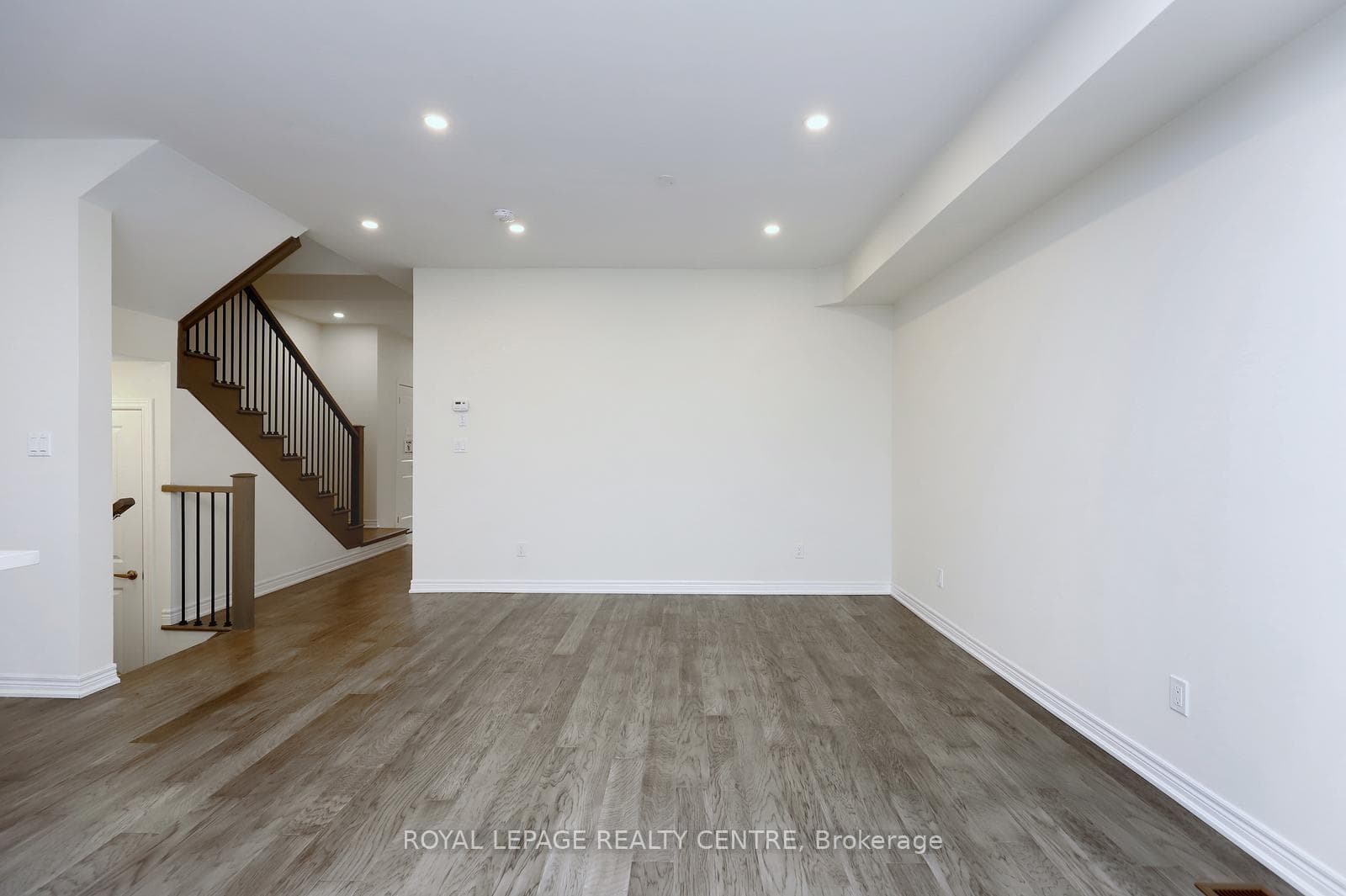 64 Genoa Drive photo 8