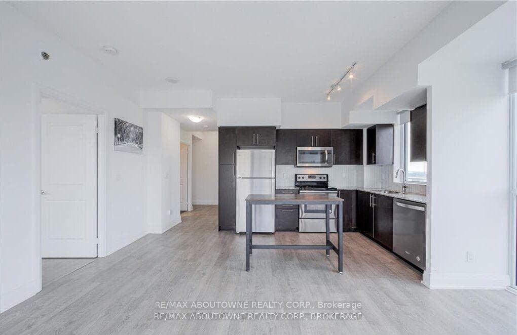 55 Speers Road Unit 1503 photo 6