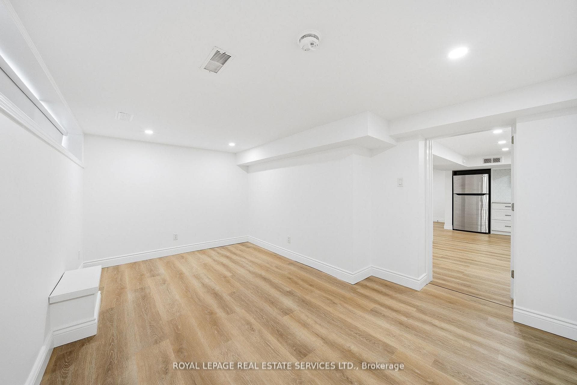 6 Corbett Crescent photo 17