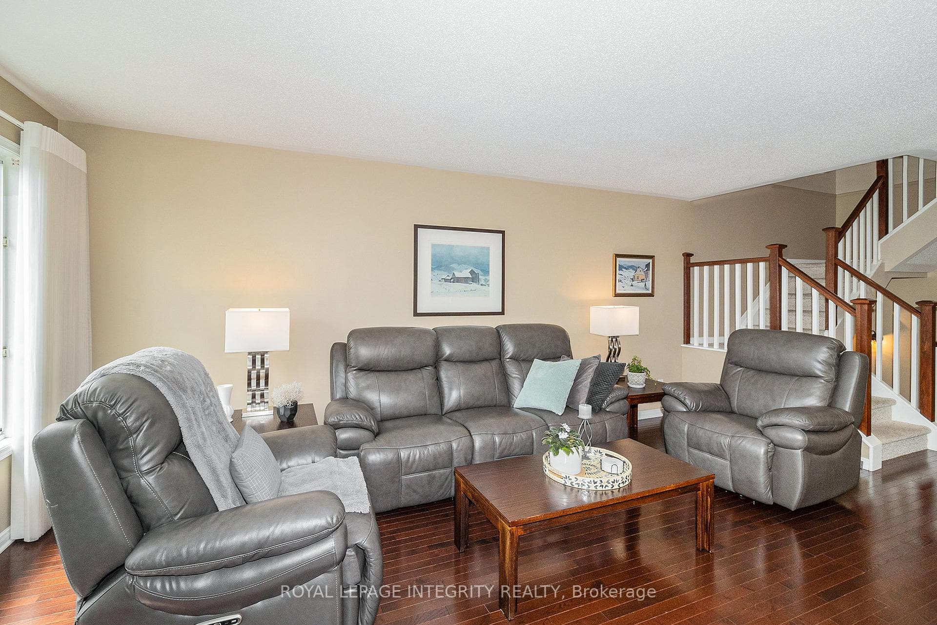 564 Renaissance Drive photo 12