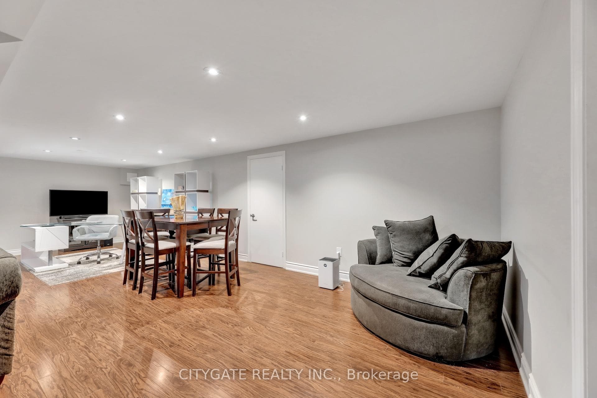 1795 Centre Road photo 31