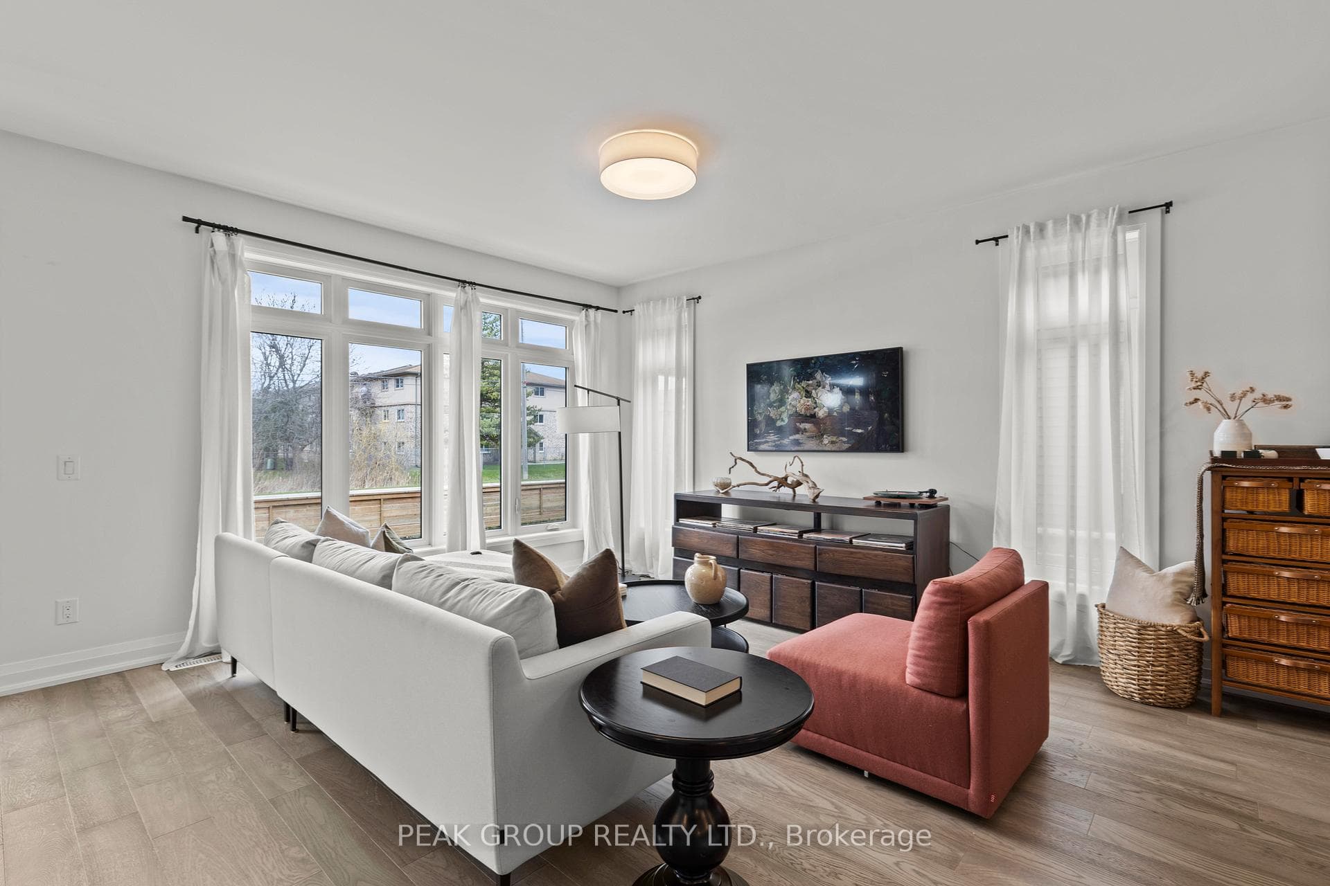 8974 Willoughby Drive Unit 8 photo 19