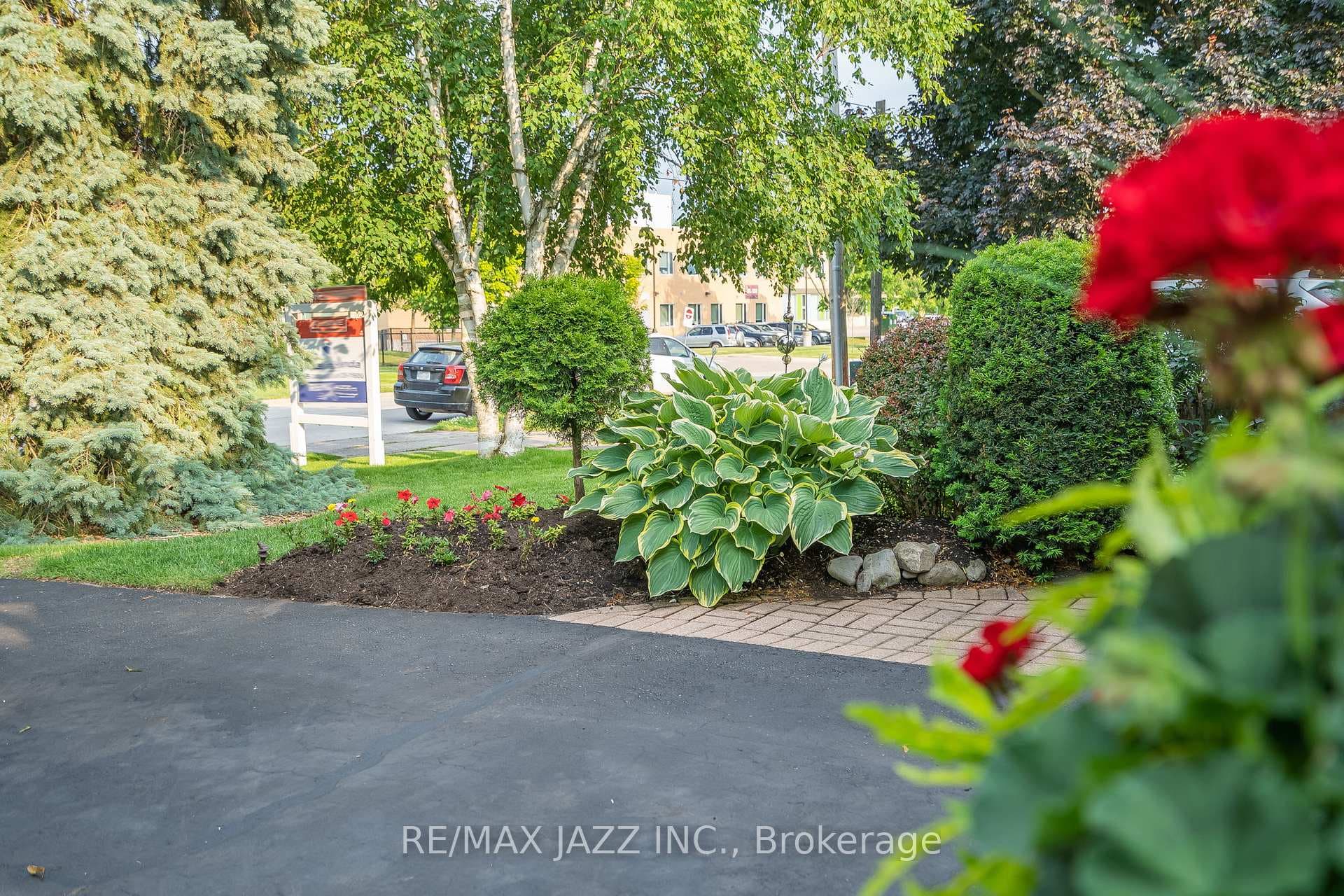 284 Grandview Street photo 2