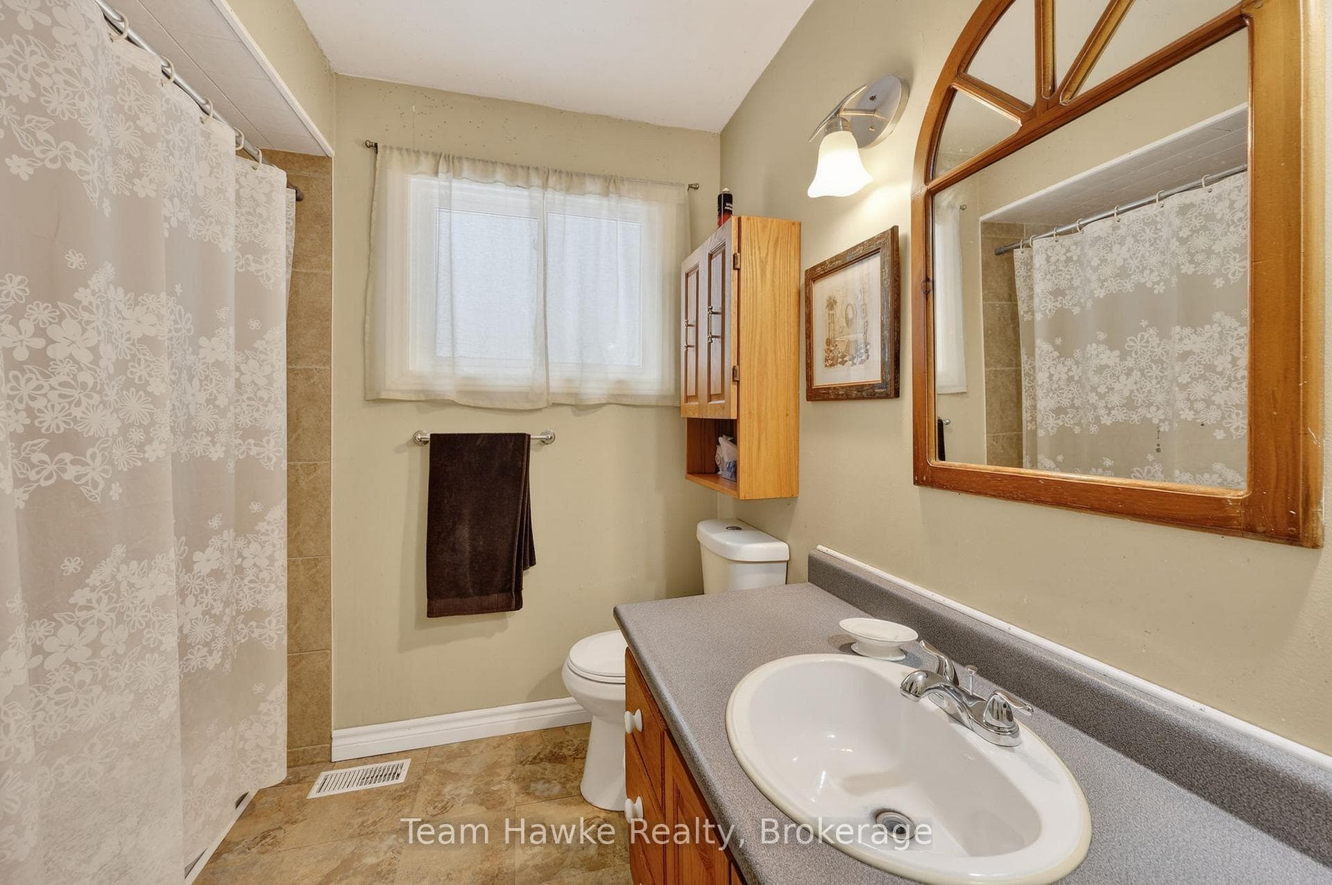 575 Simcoe Avenue photo 16