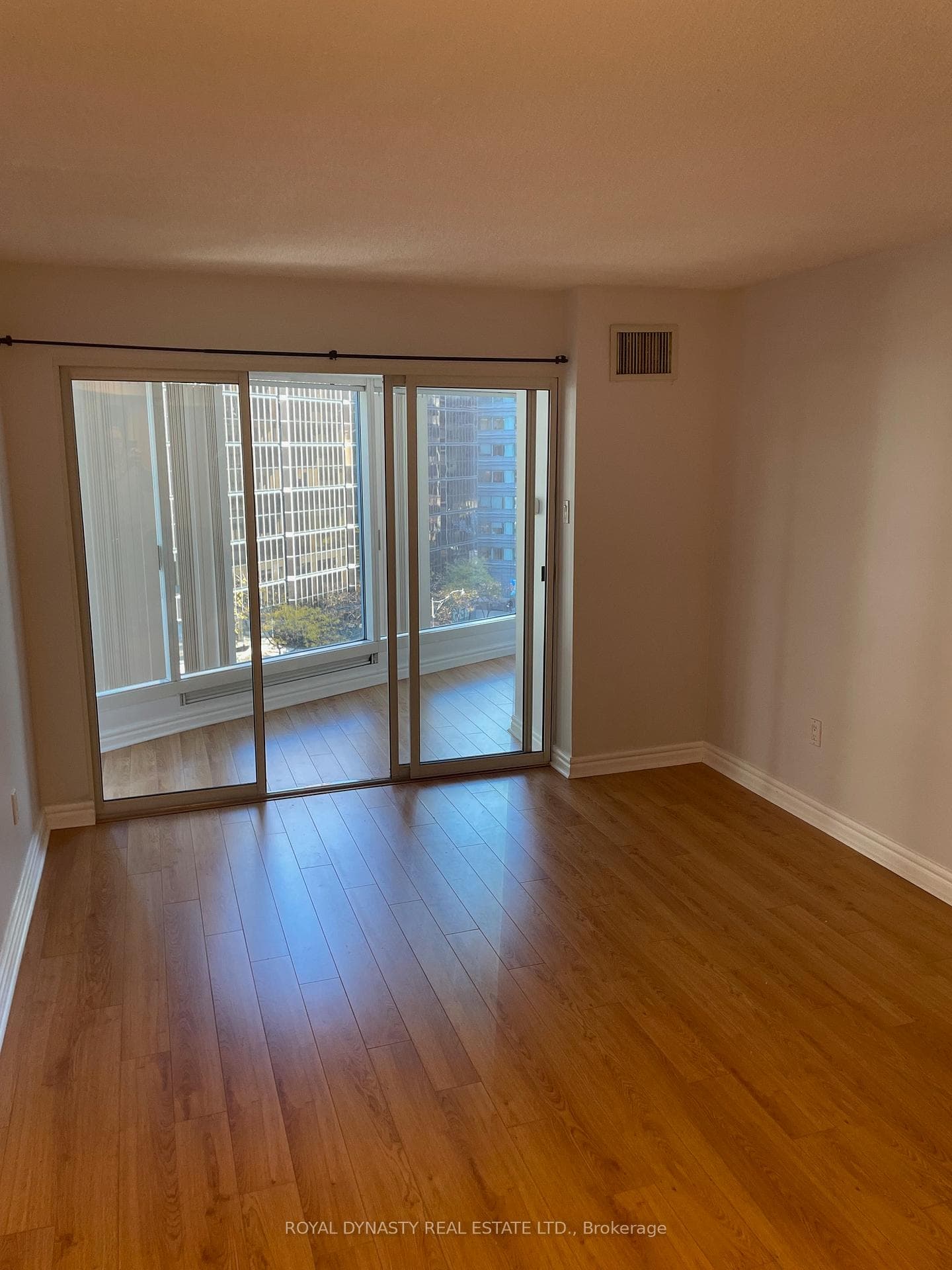 33 University Avenue Unit 805 photo 12