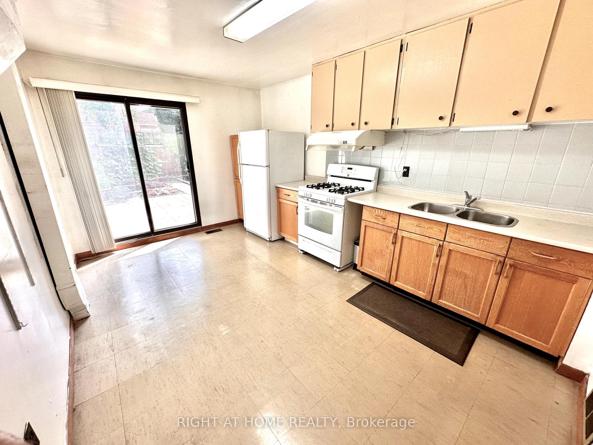 17 Allen Avenue photo 8