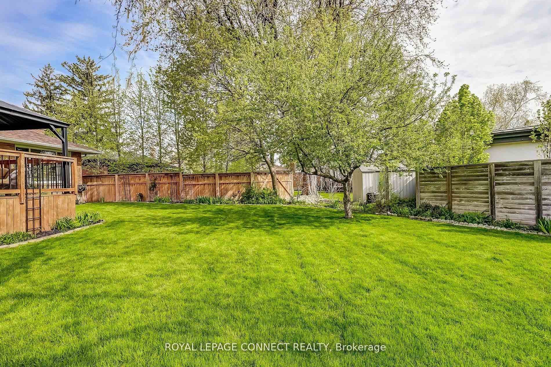 11 McNab Boulevard photo 28
