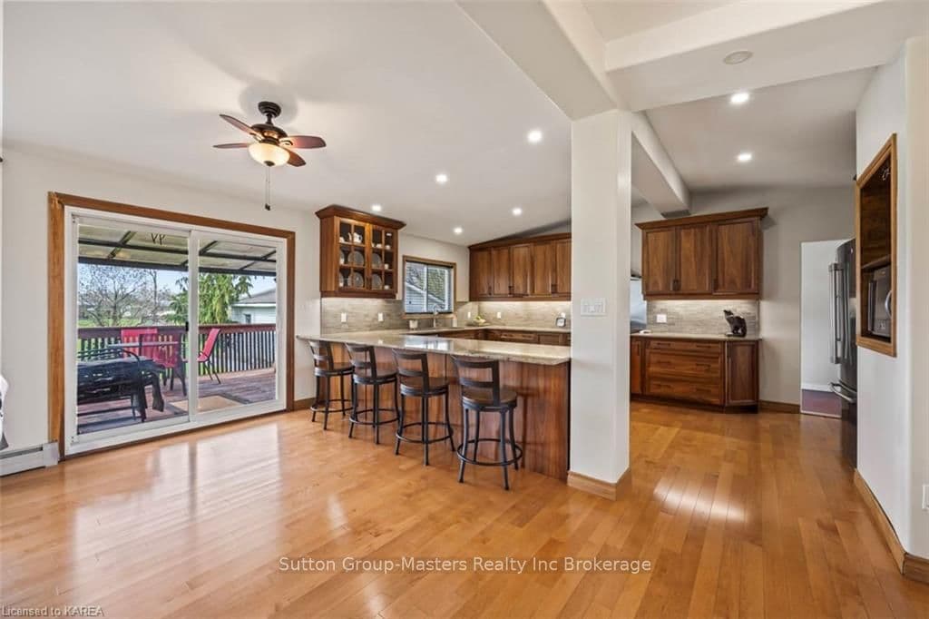 2353 MCIVOR Road photo 12