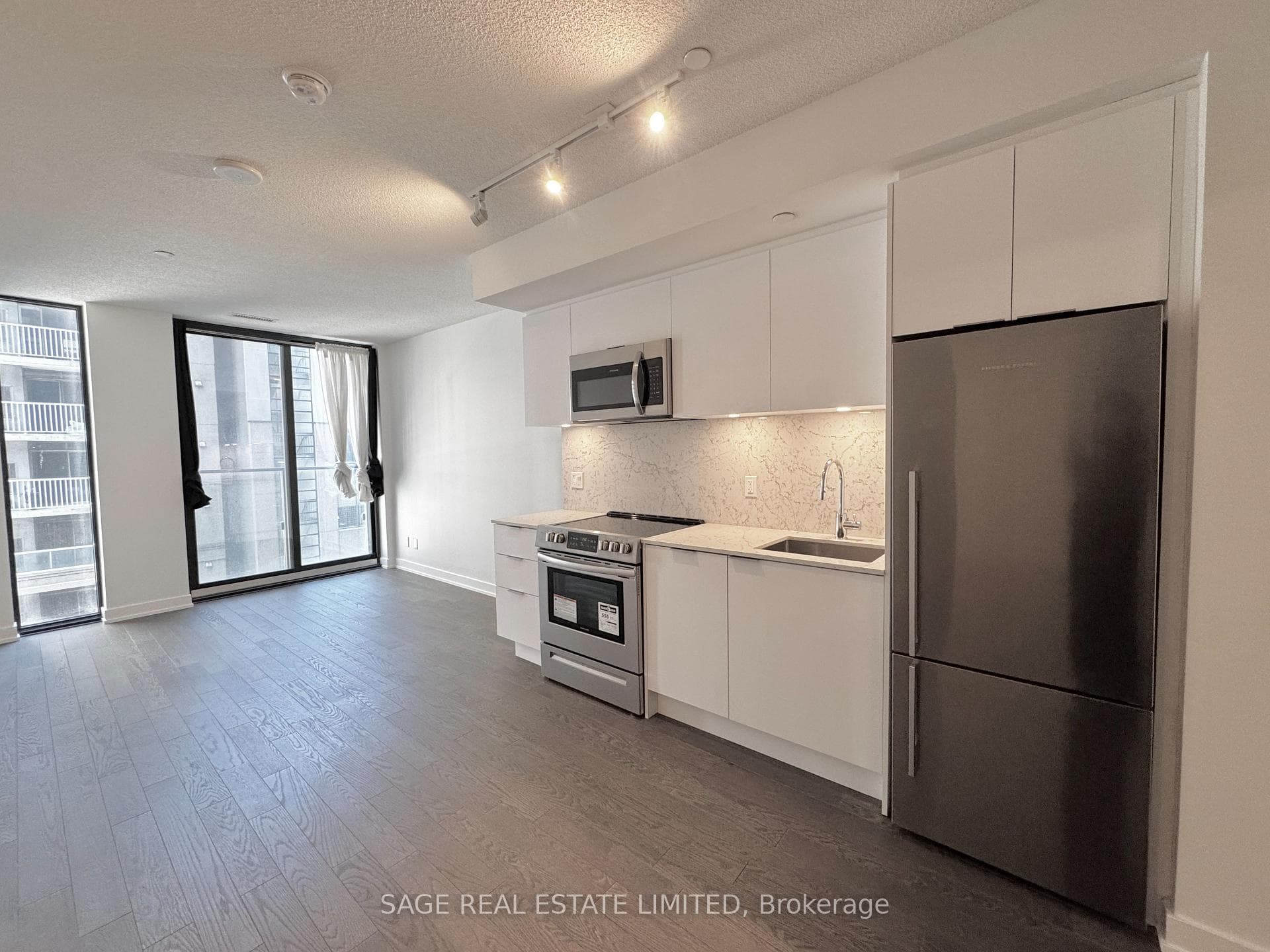 25 Richmond Street Unit 417 photo 8